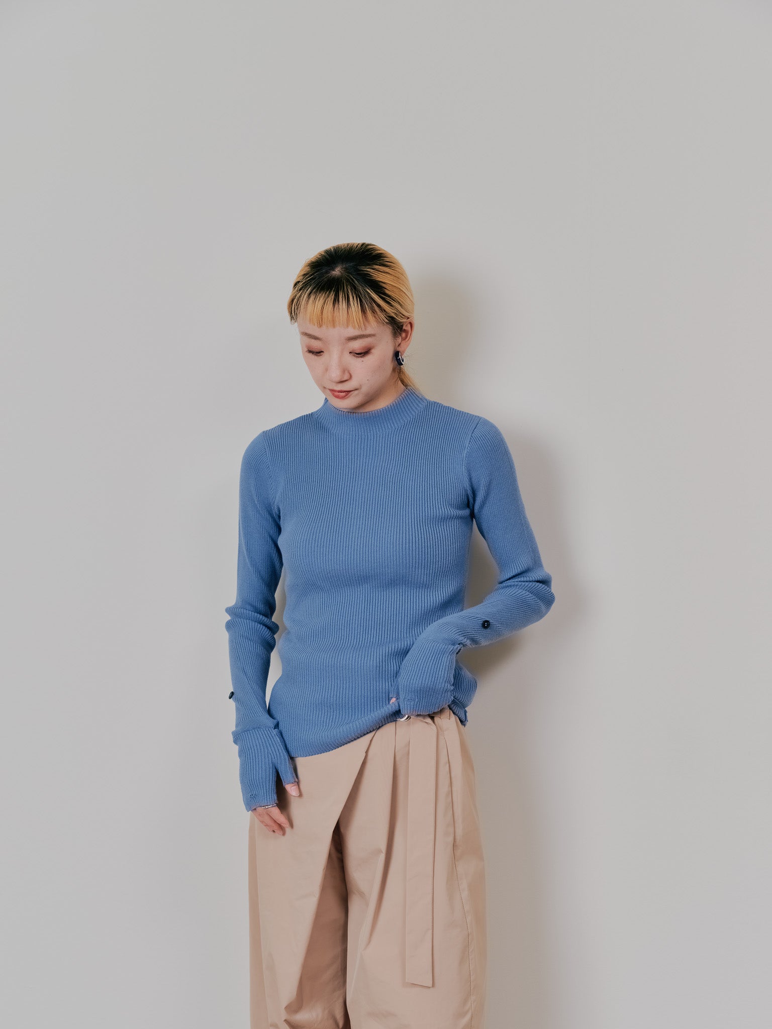 リブボトルネックニットトップス [601447] sax