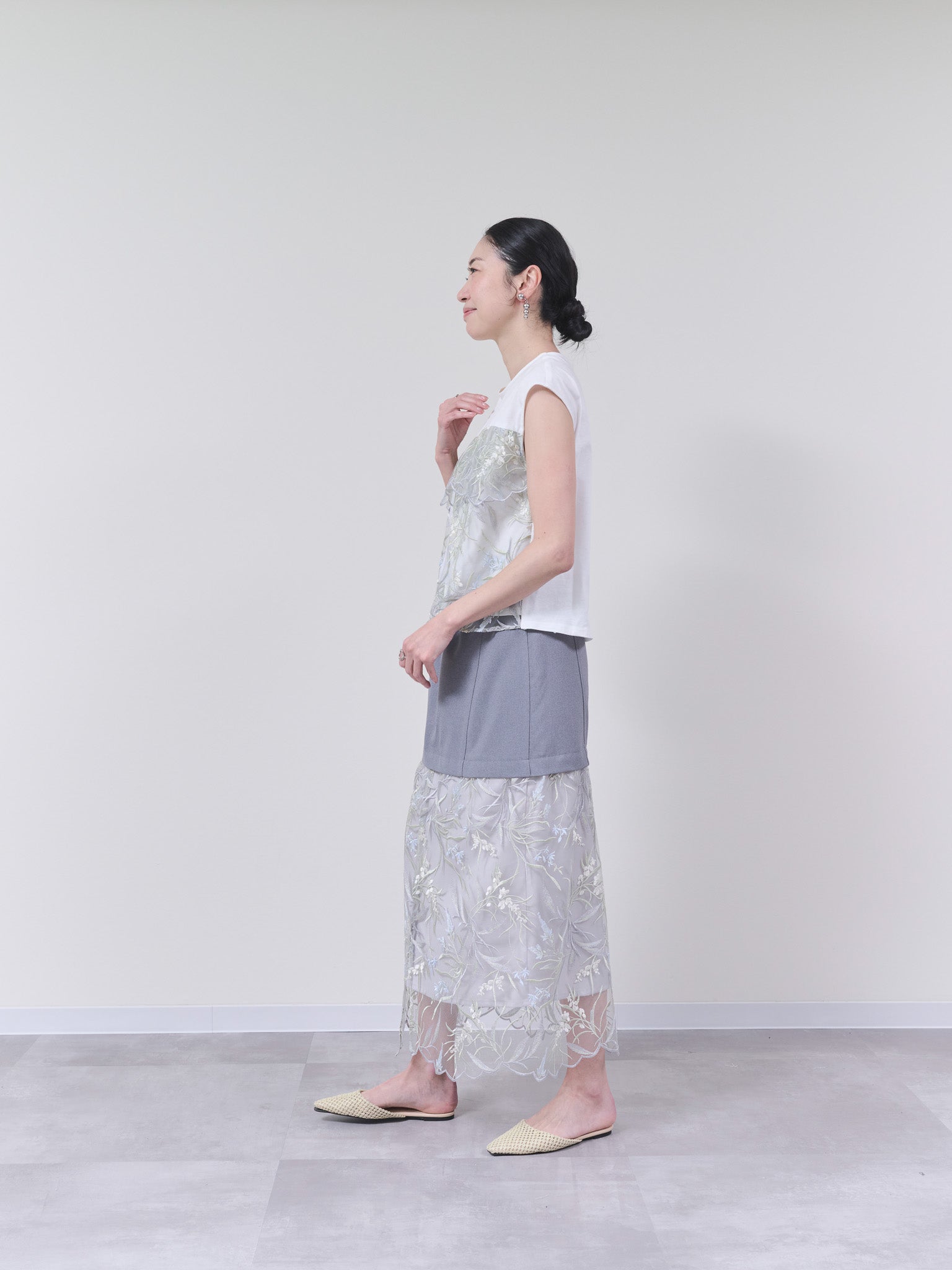 ヘムフラワー刺繍ティアードトップス [603302] l.grey