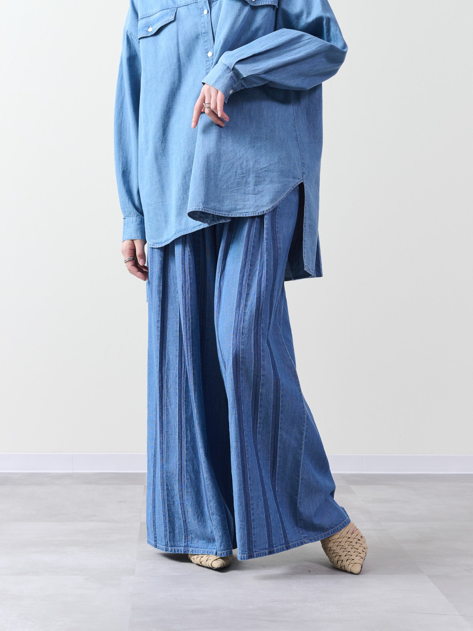 プリーツデニムパンツ [600753]