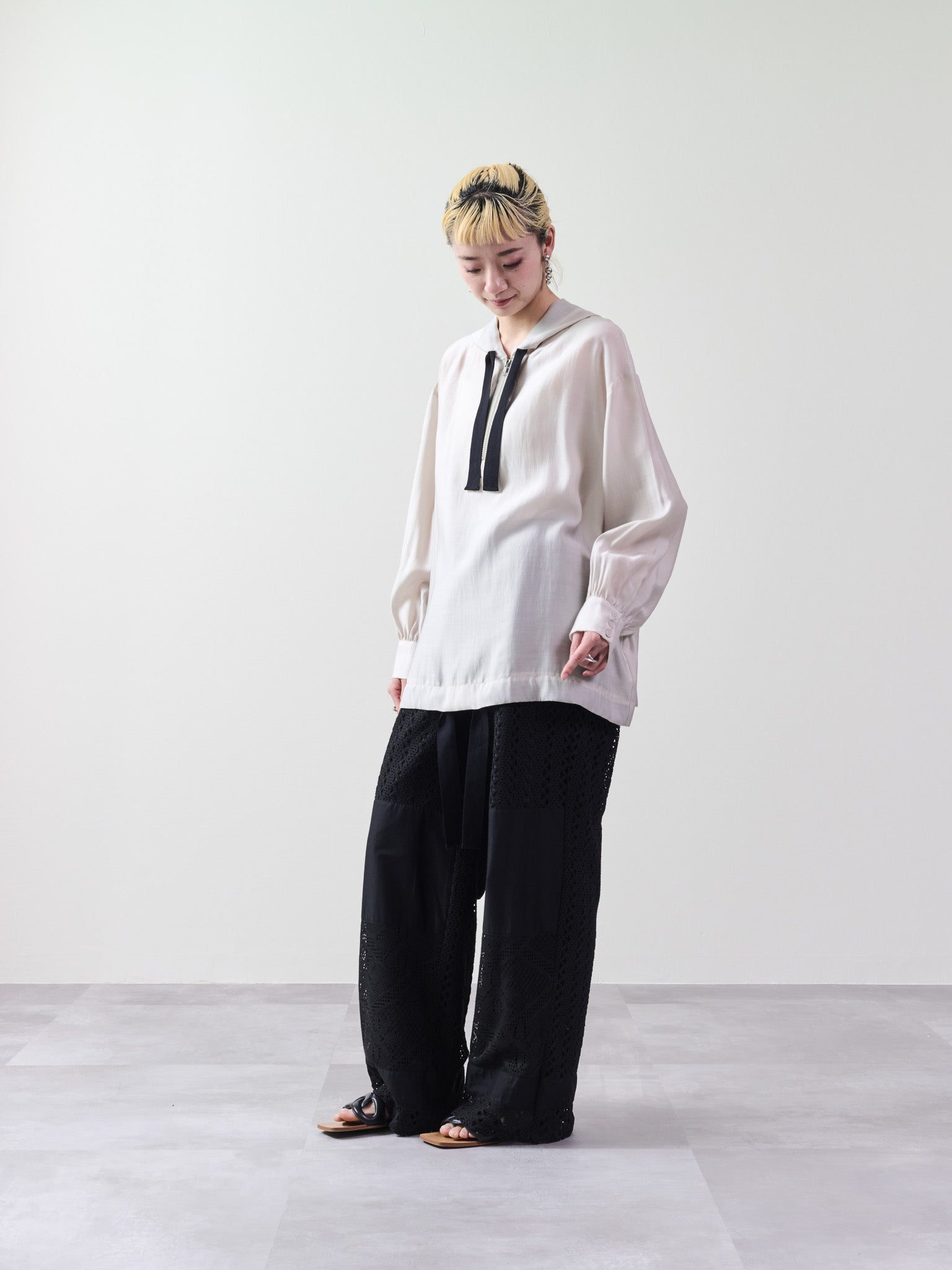 異素材切替レースパンツ [601333] black
