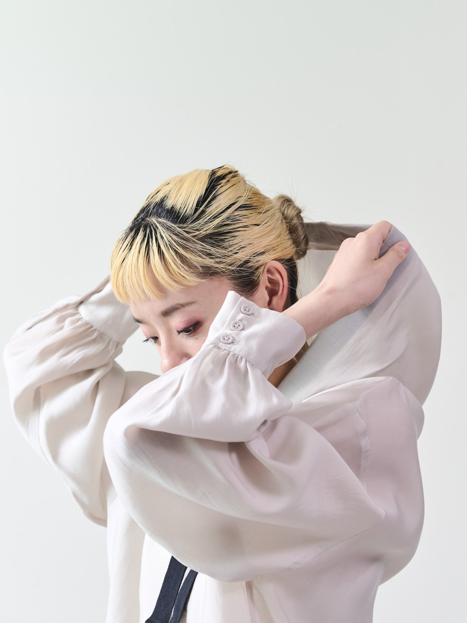 テープ配色シアーフーディートップス [601331] light beige