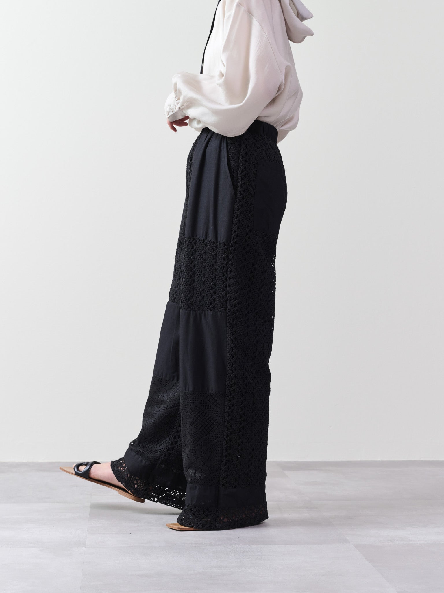 異素材切替レースパンツ [601333] black