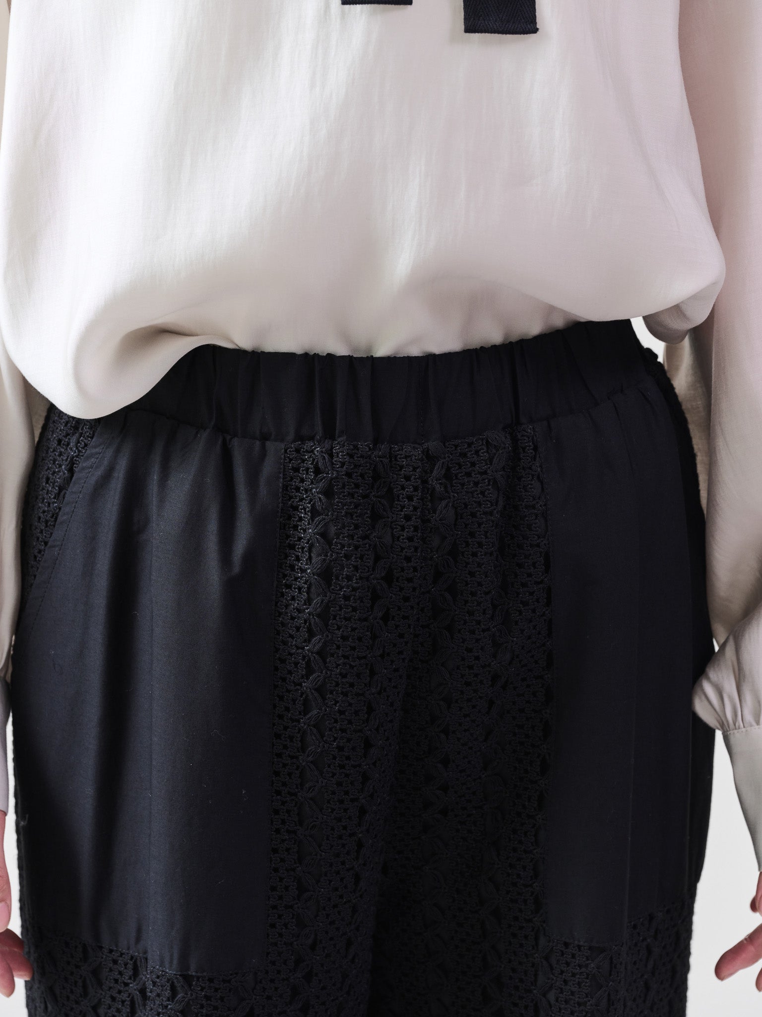 異素材切替レースパンツ [601333] black