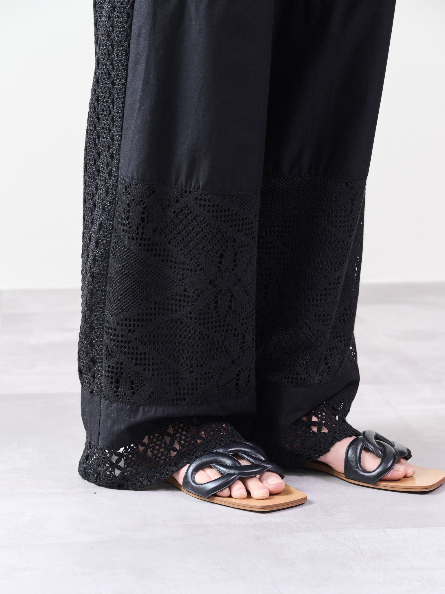 異素材切替レースパンツ [601333] black