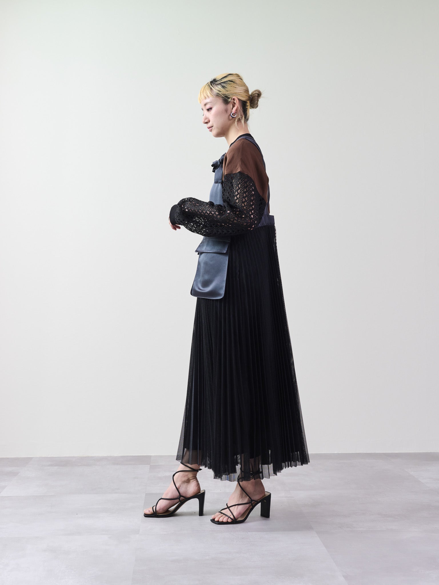 メッシュプリーツサロペットワンピース [601330] black