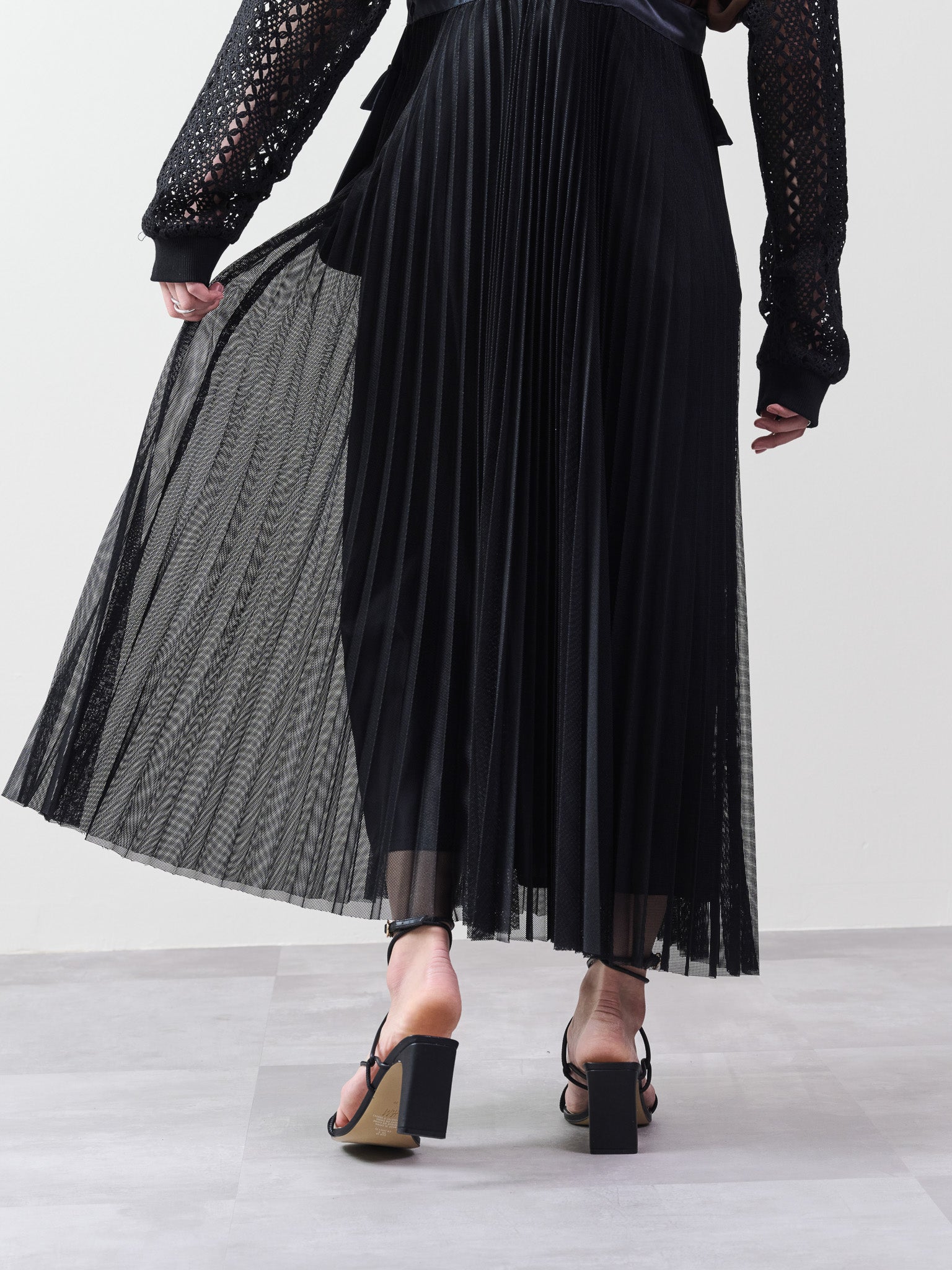 メッシュプリーツサロペットワンピース [601330] black