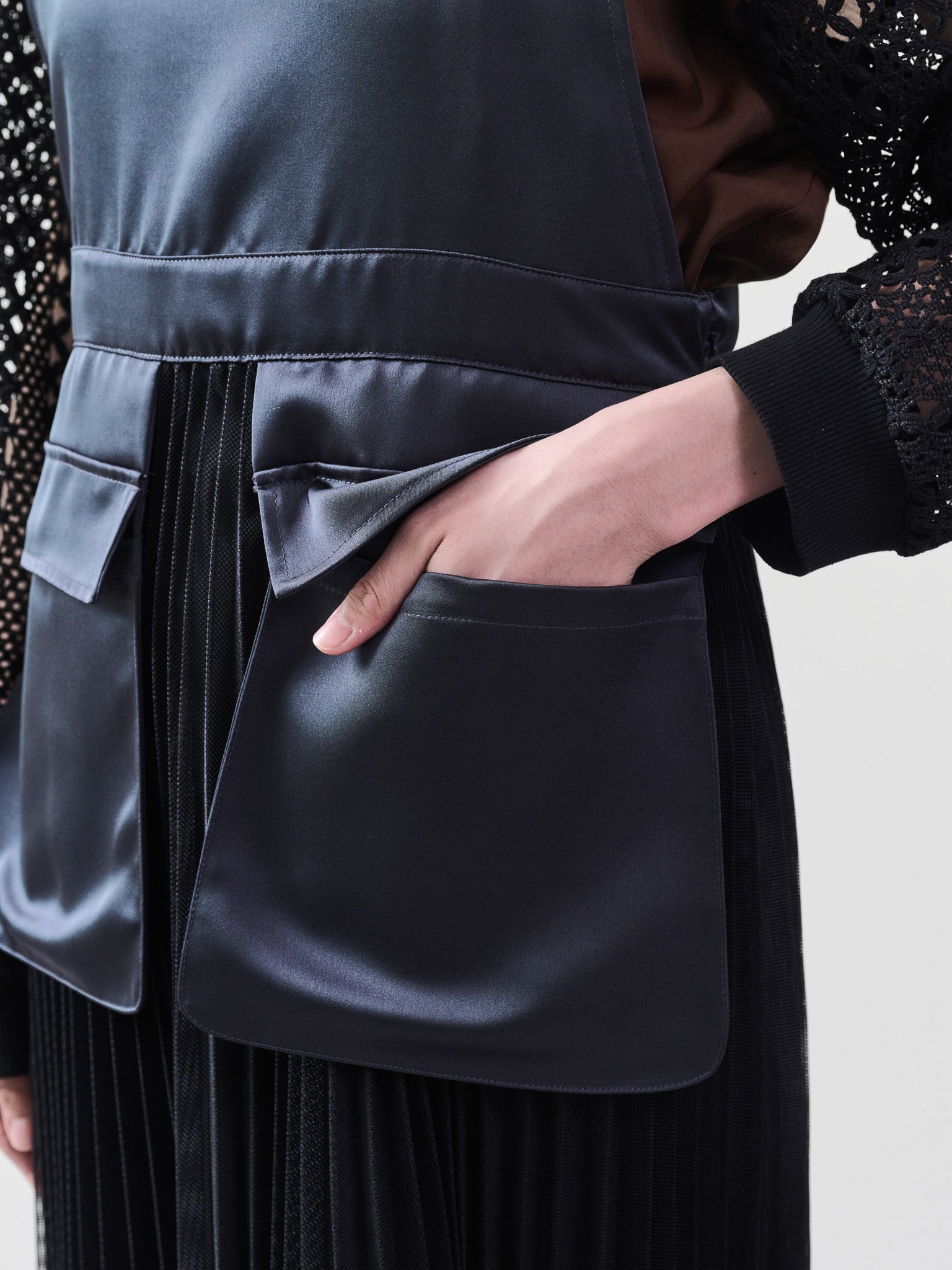 メッシュプリーツサロペットワンピース [601330] black