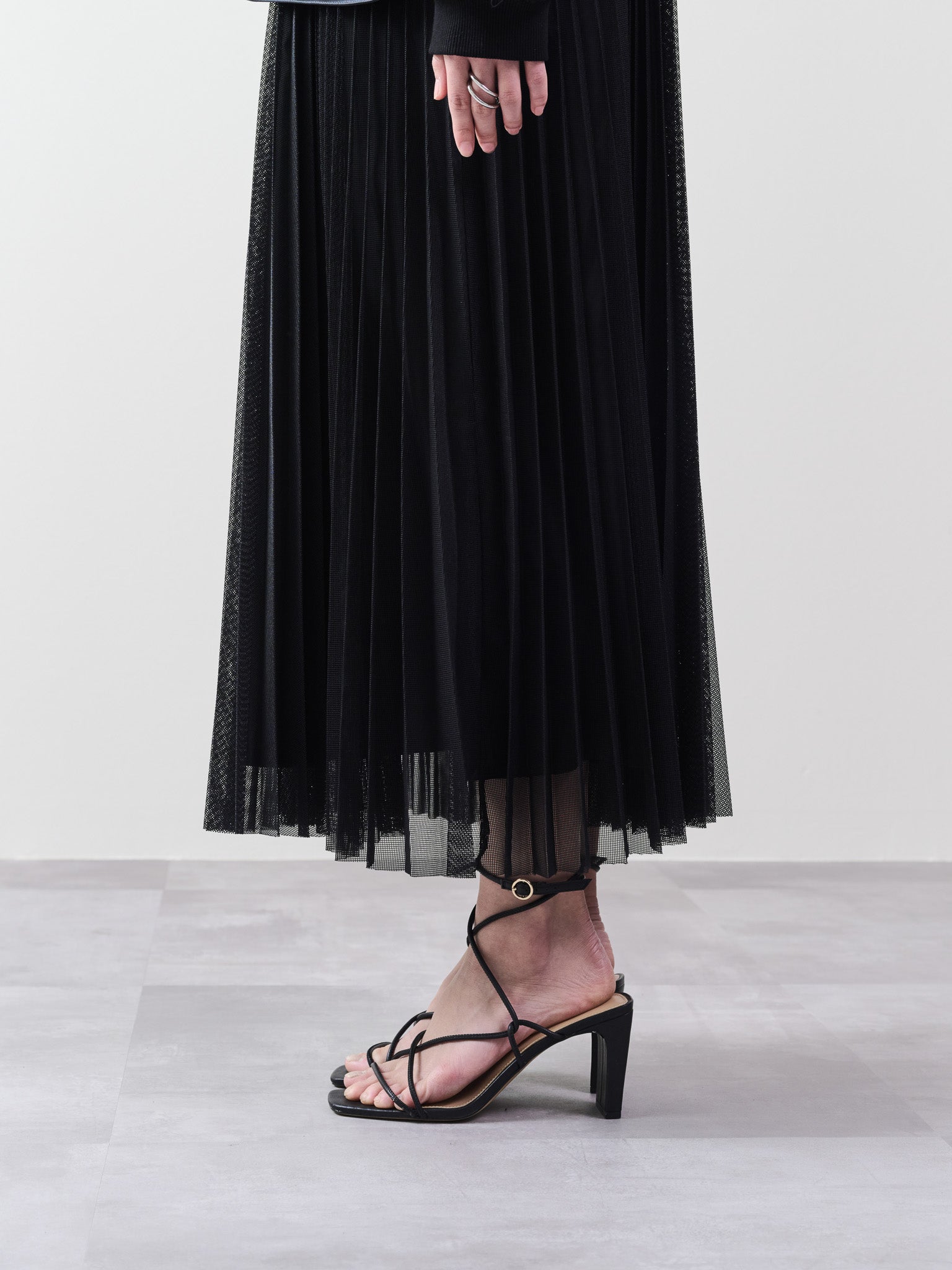 メッシュプリーツサロペットワンピース [601330] black