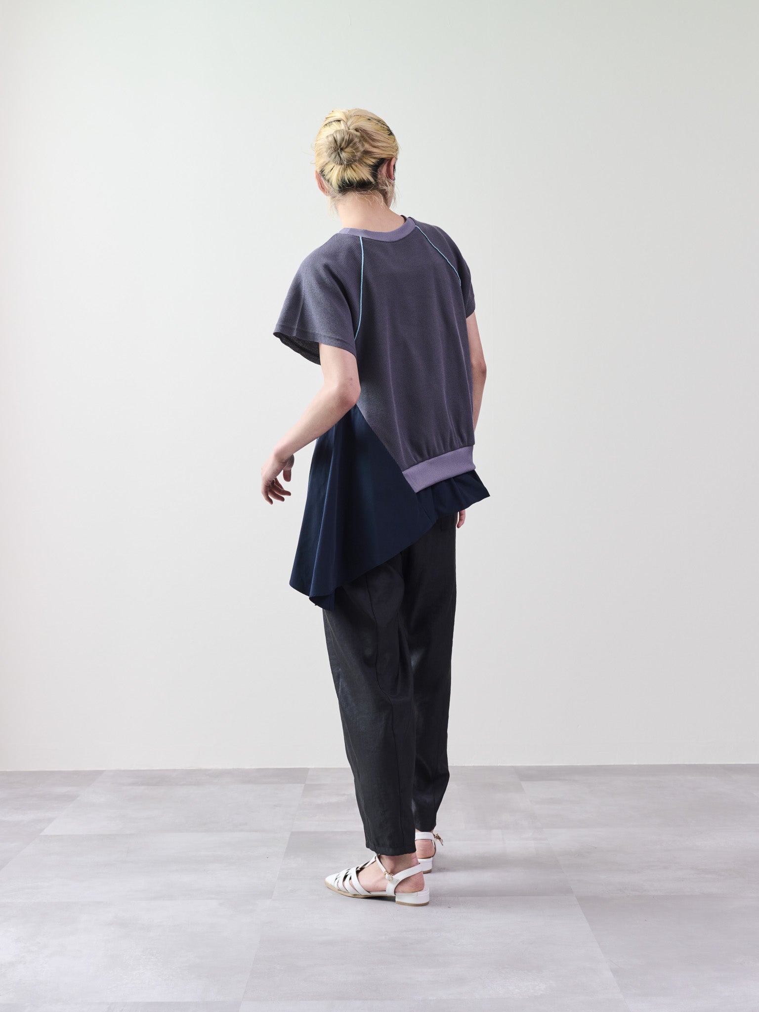 ワッフルアームホール配色アシメヘムトップス [601399] charcoal