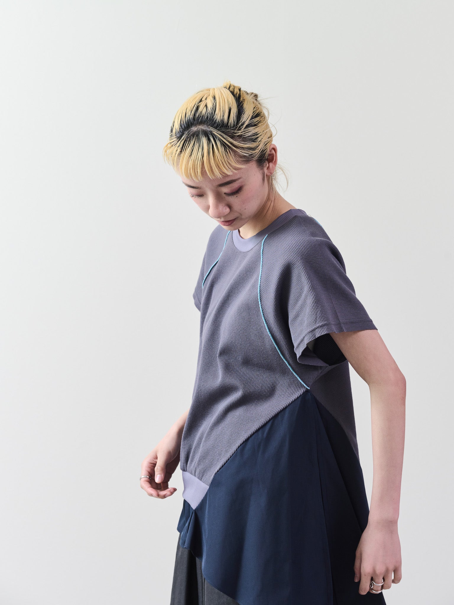 ワッフルアームホール配色アシメヘムトップス [601399] charcoal
