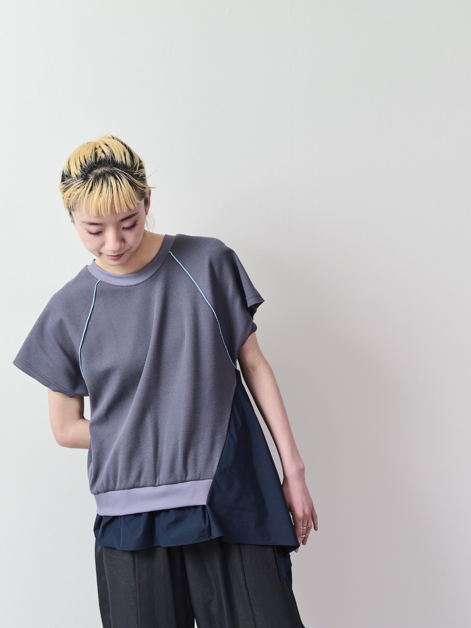 ワッフルアームホール配色アシメヘムトップス [601399] charcoal