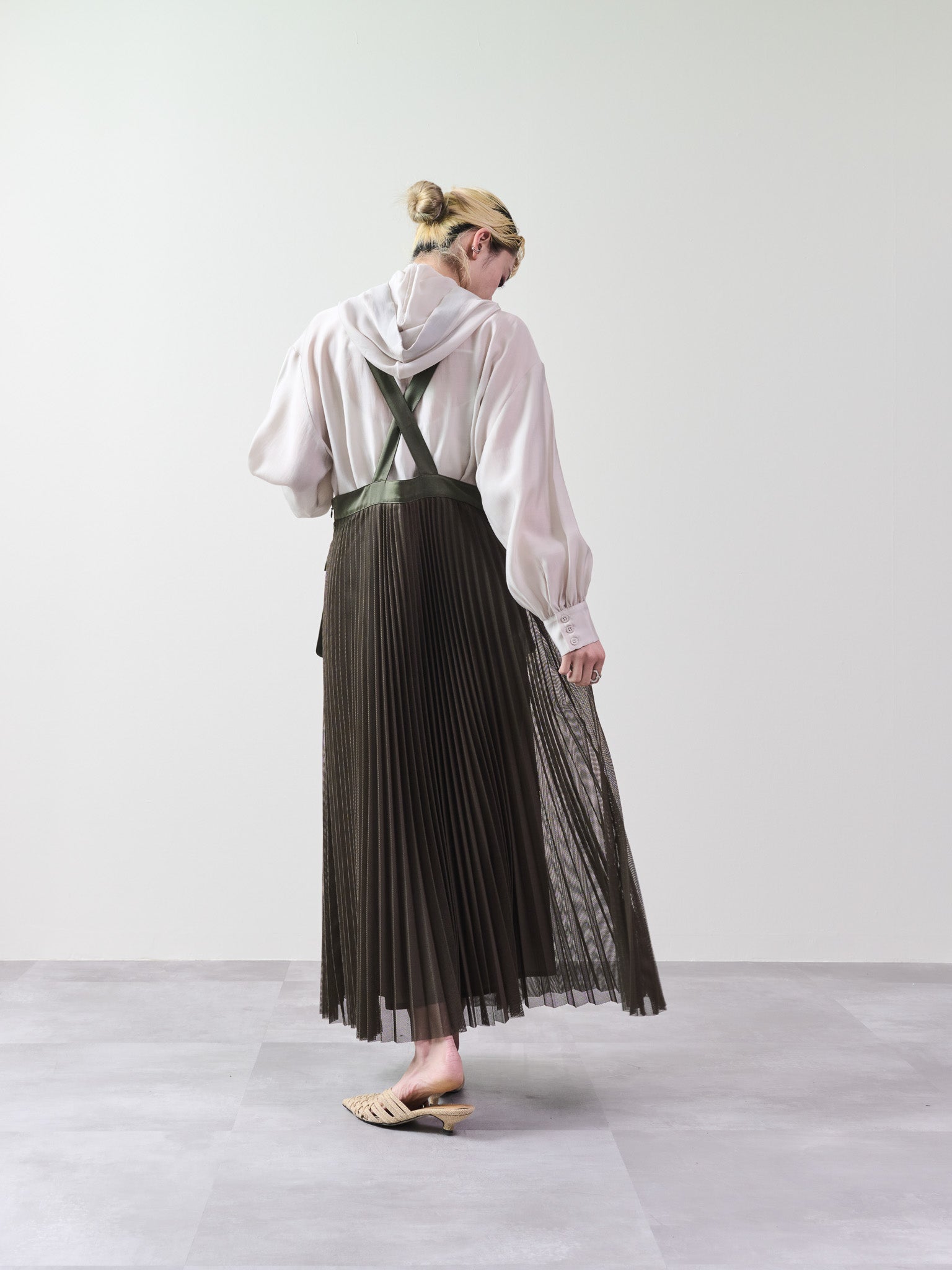 メッシュプリーツサロペットワンピース [601330] khaki