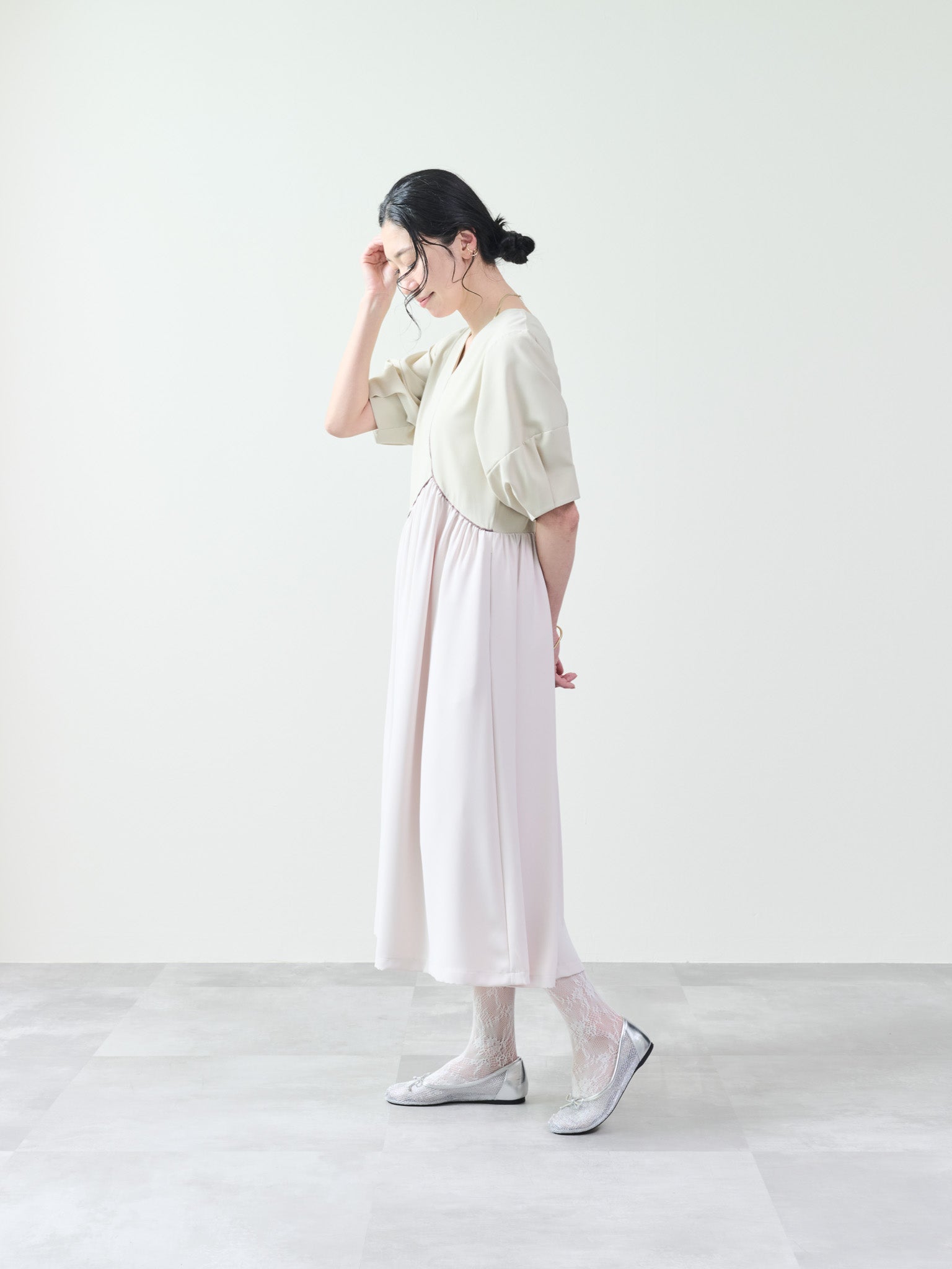 配色パイピングパネルフレアワンピース [601320] beige