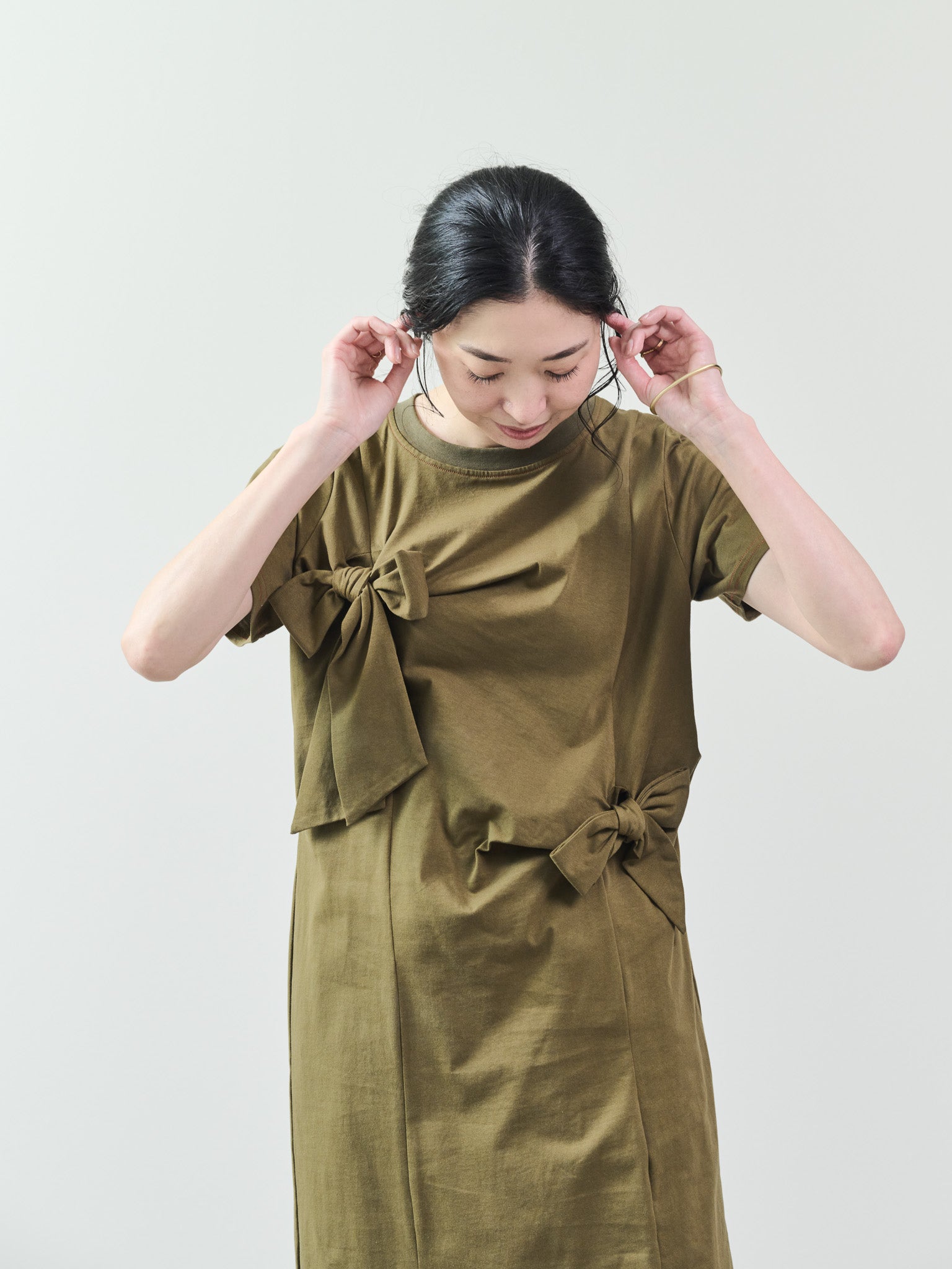 フロントリボン配色ステッチワンピース [601326] khaki