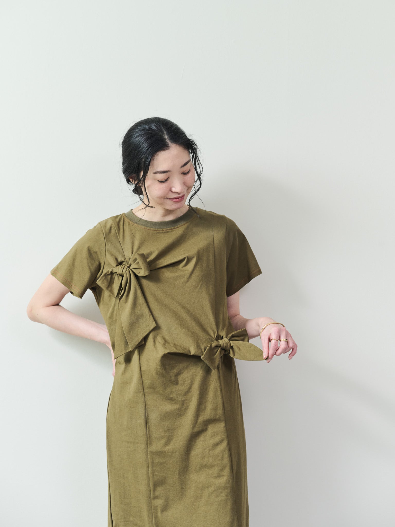 フロントリボン配色ステッチワンピース [601326] khaki