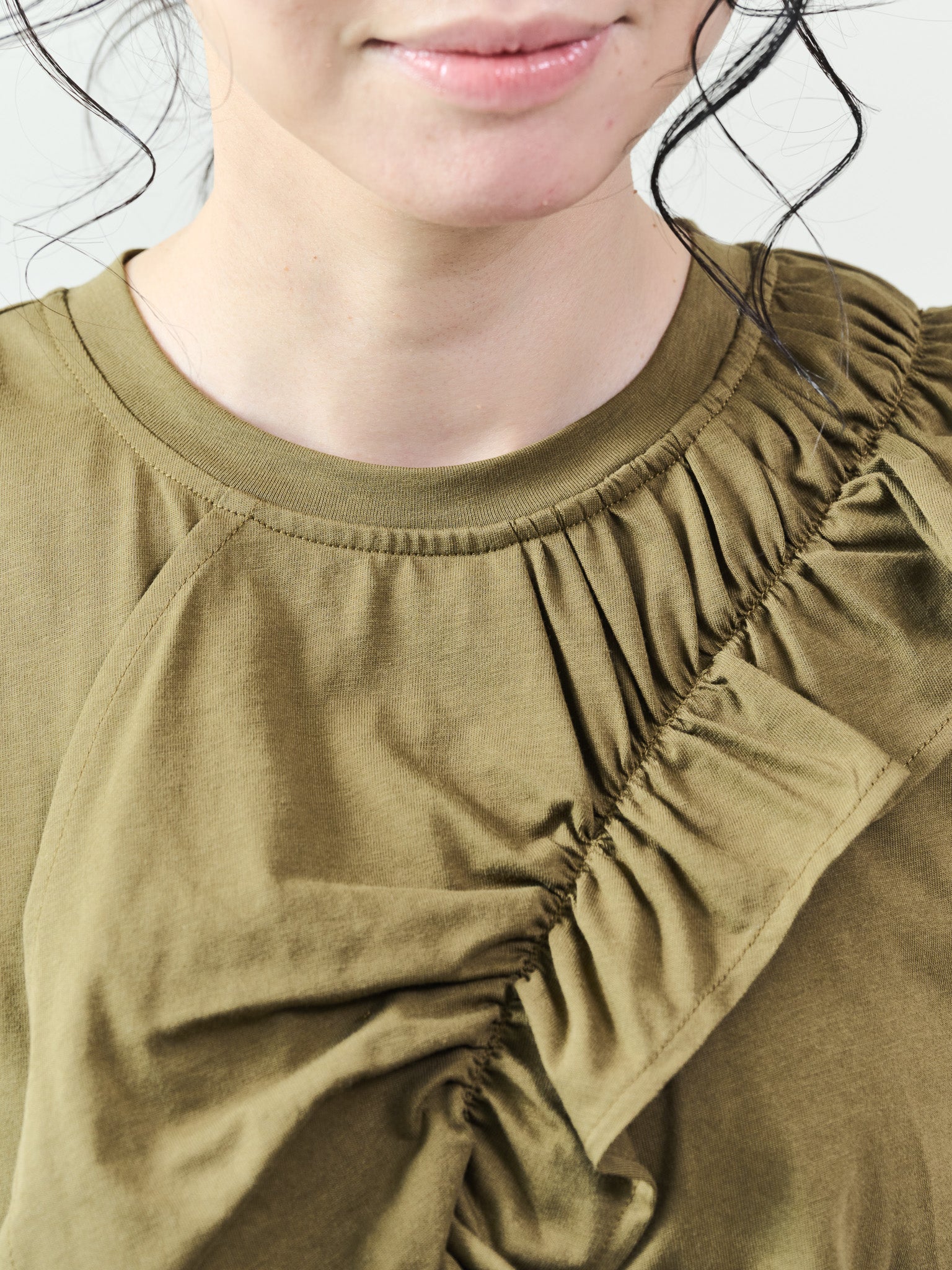 アシメフリルギャザーノースリトップス [601324] khaki