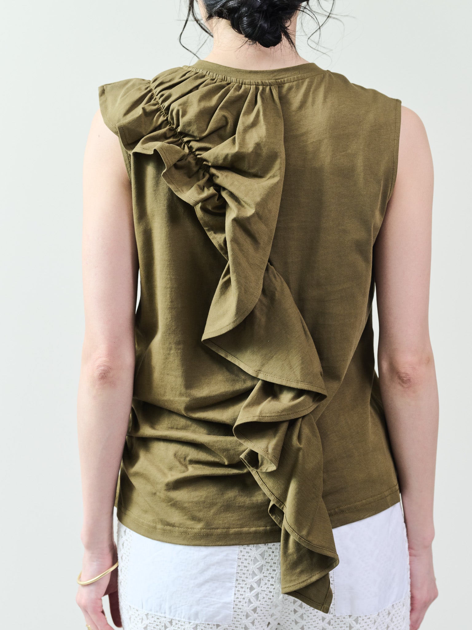 アシメフリルギャザーノースリトップス [601324] khaki