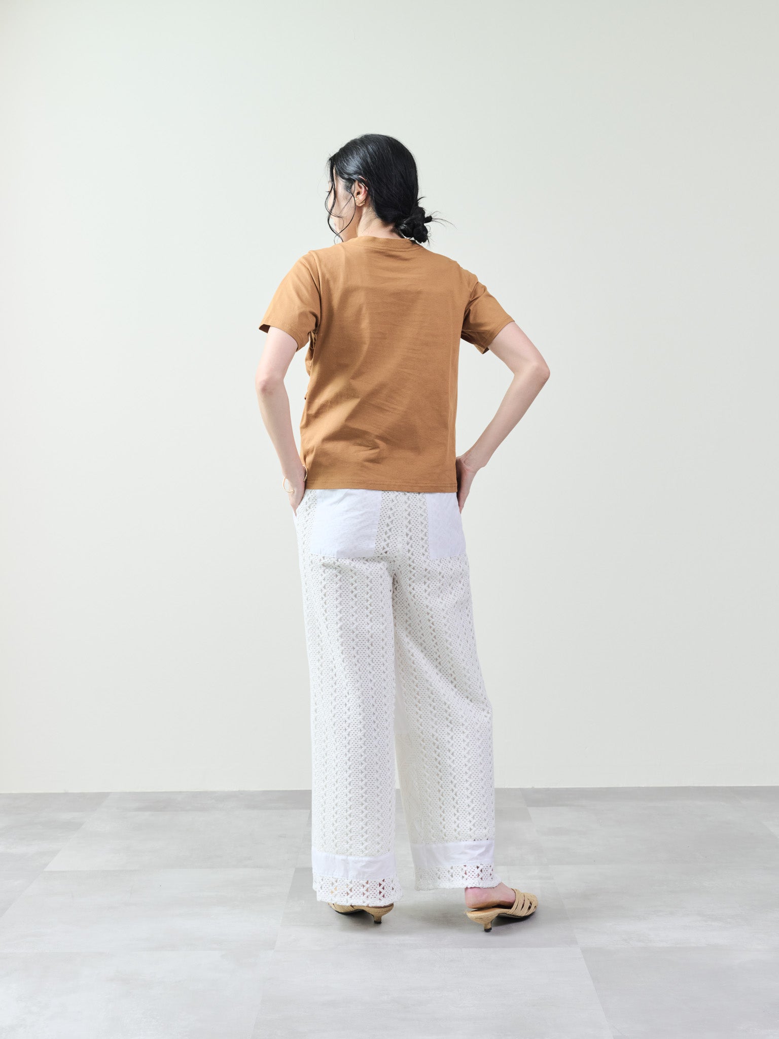 フロントツイストアシメヘムトップス [601325] camel