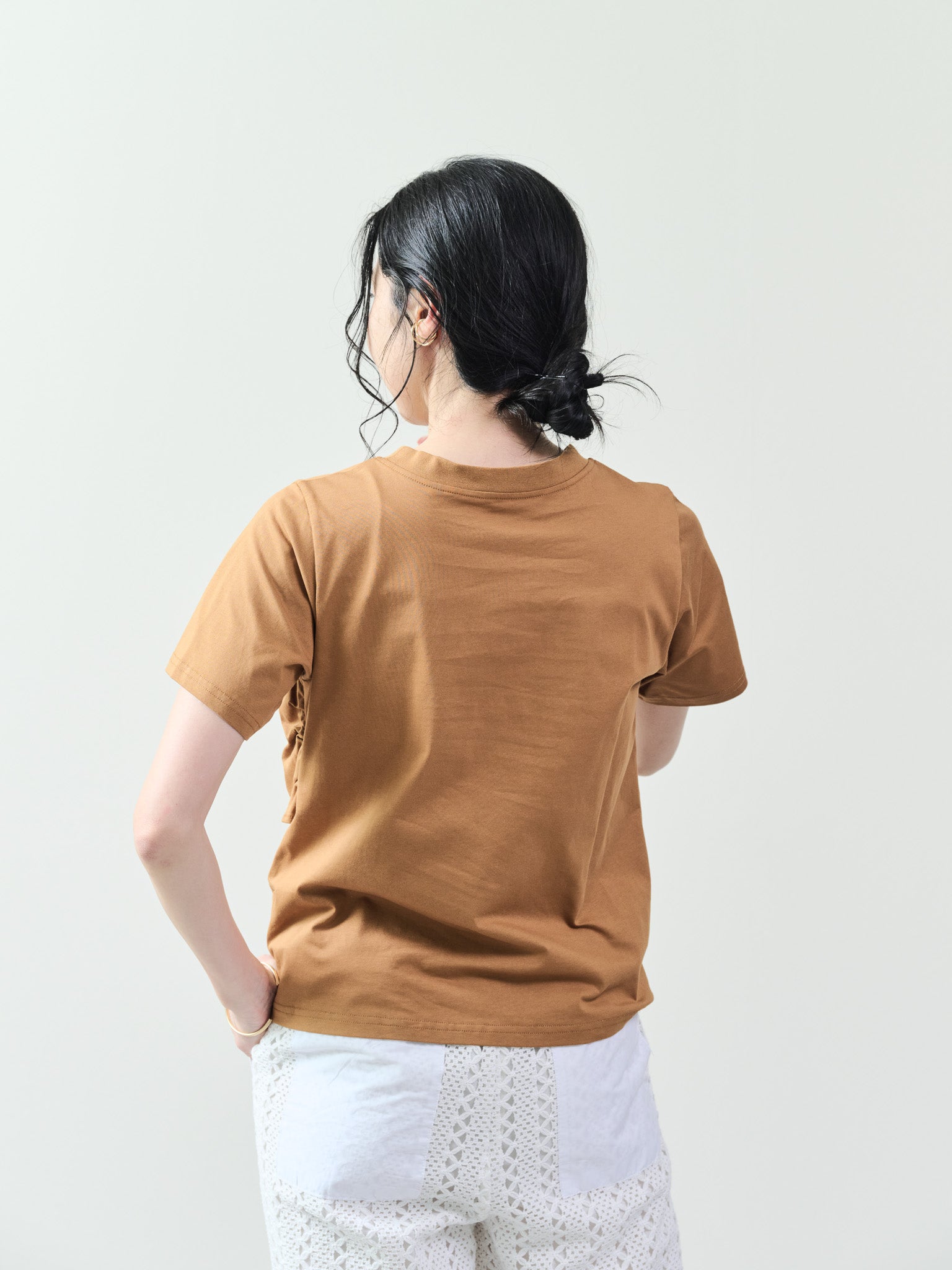 フロントツイストアシメヘムトップス [601325] camel