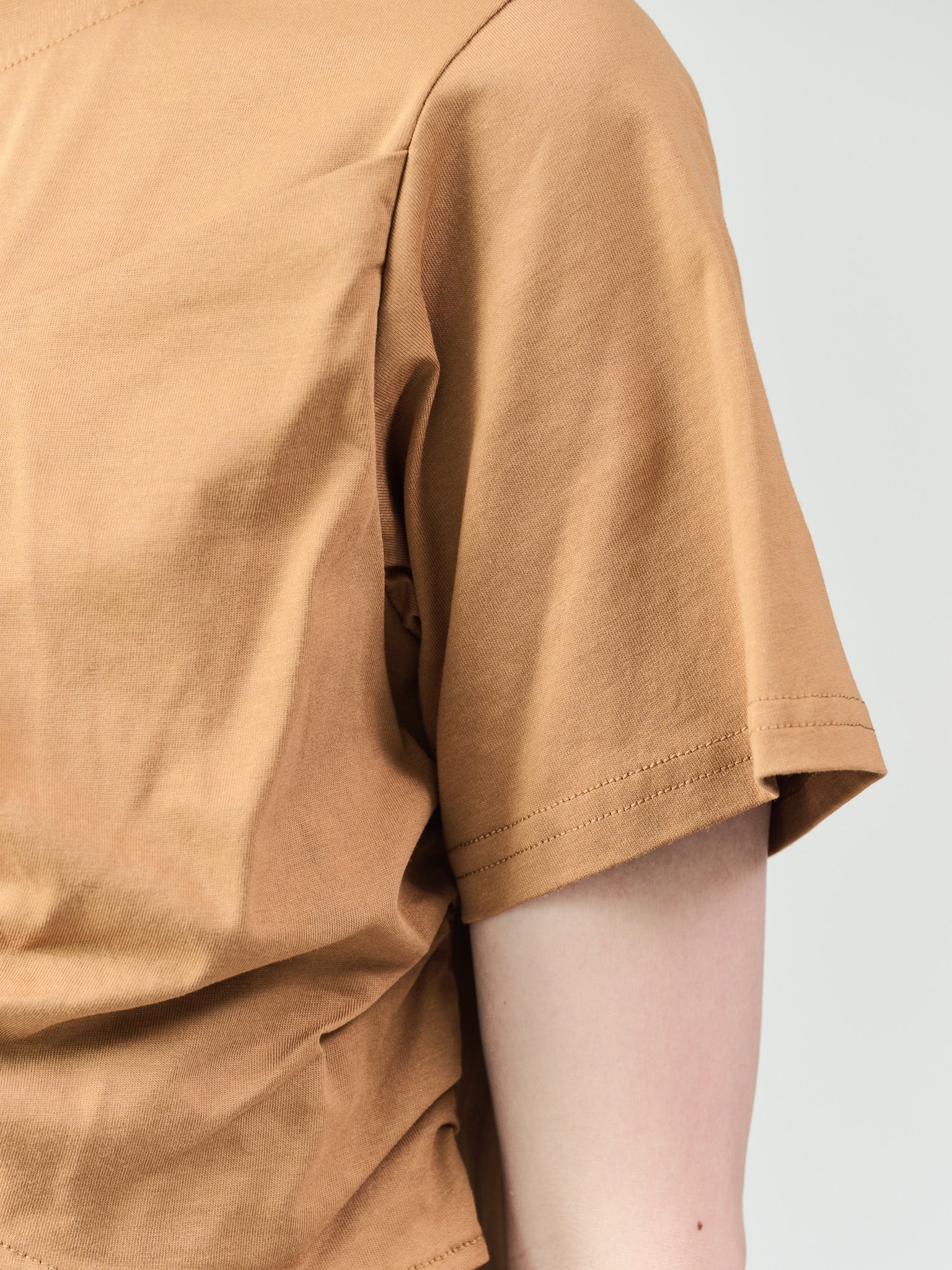 フロントツイストアシメヘムトップス [601325] camel