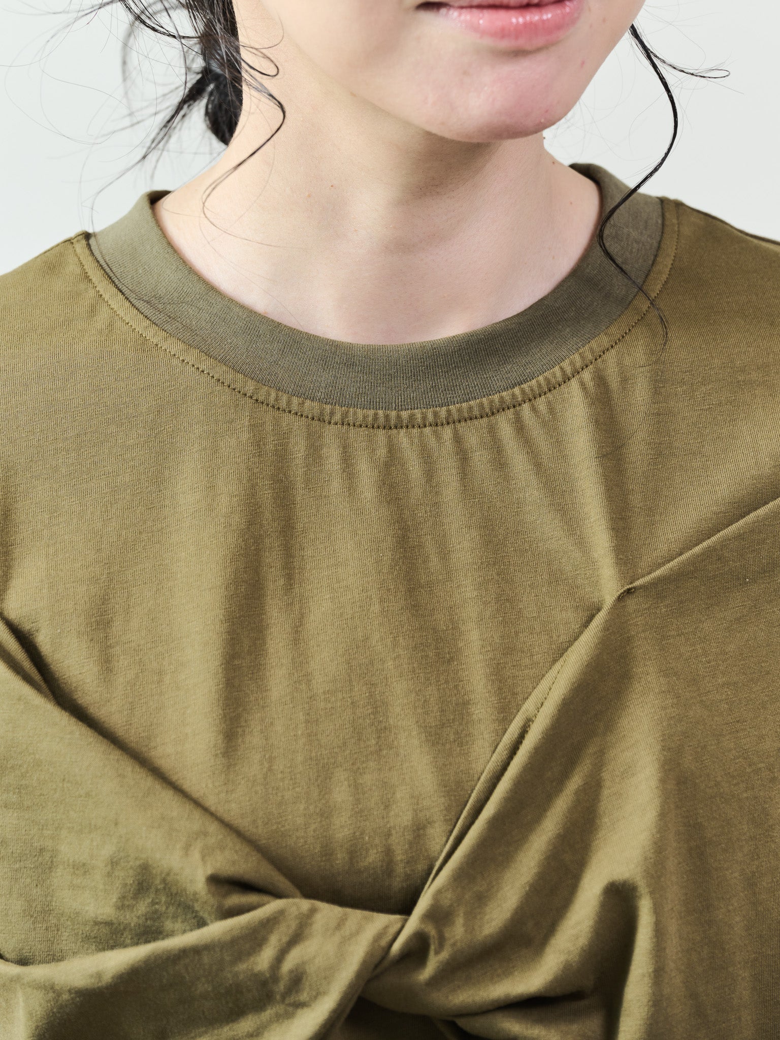フロントツイストアシメヘムトップス [601325] khaki