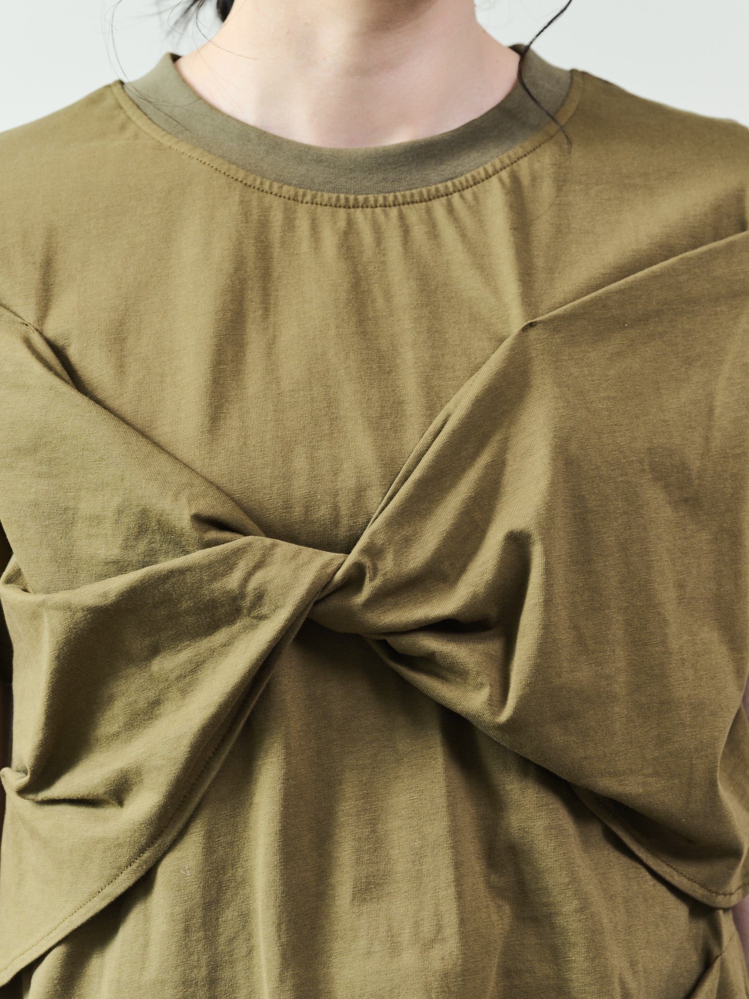 フロントツイストアシメヘムトップス [601325] khaki