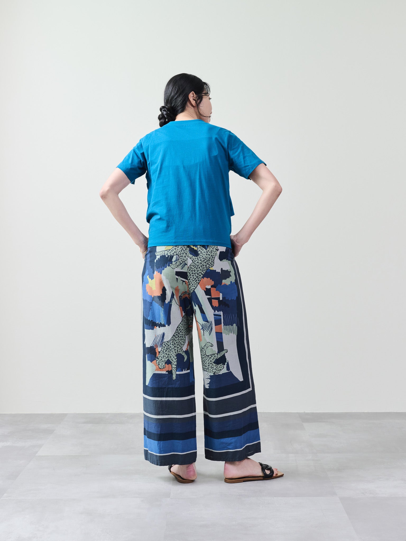 フロントツイストアシメヘムトップス [601325] blue