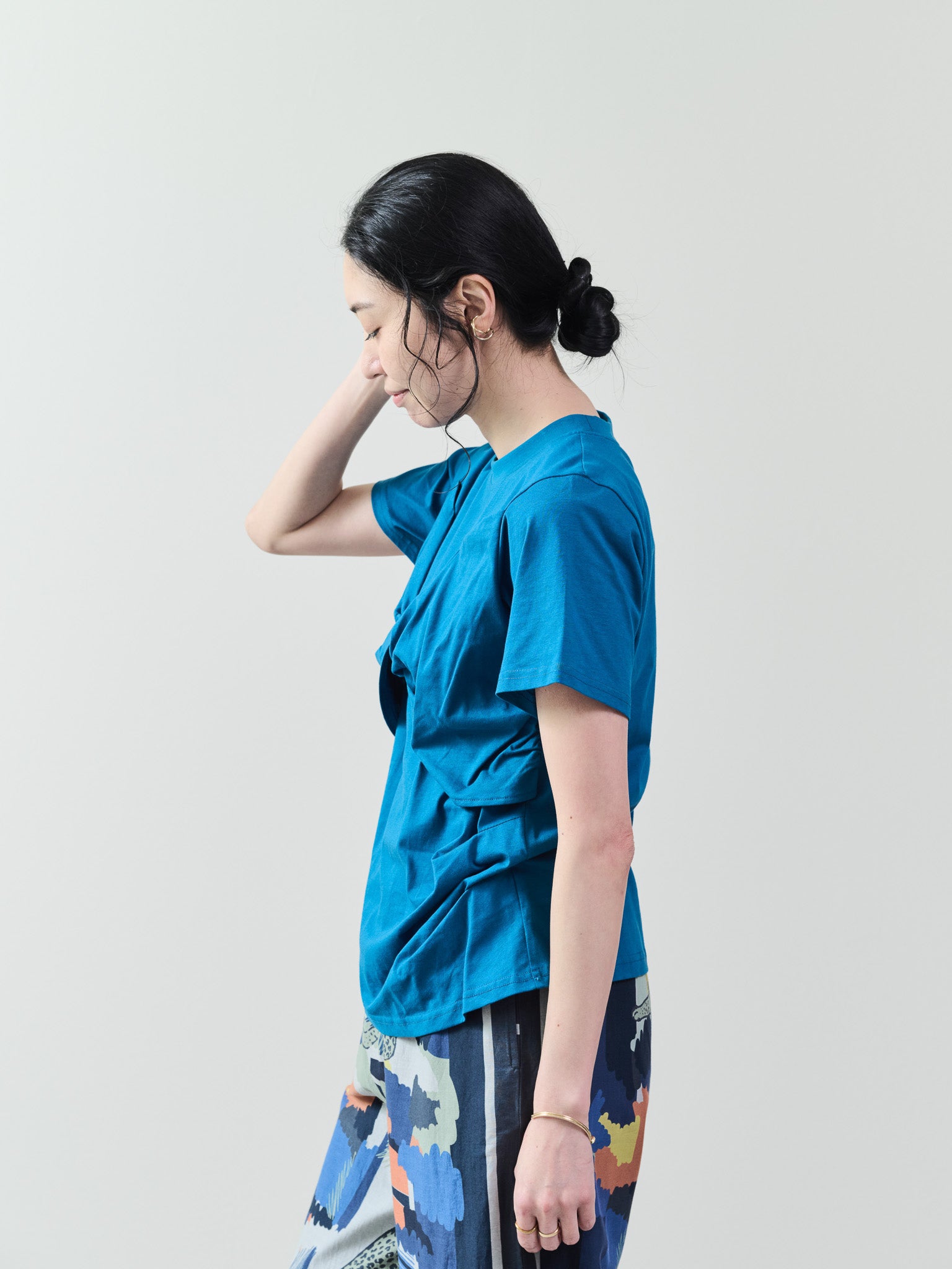 フロントツイストアシメヘムトップス [601325] blue