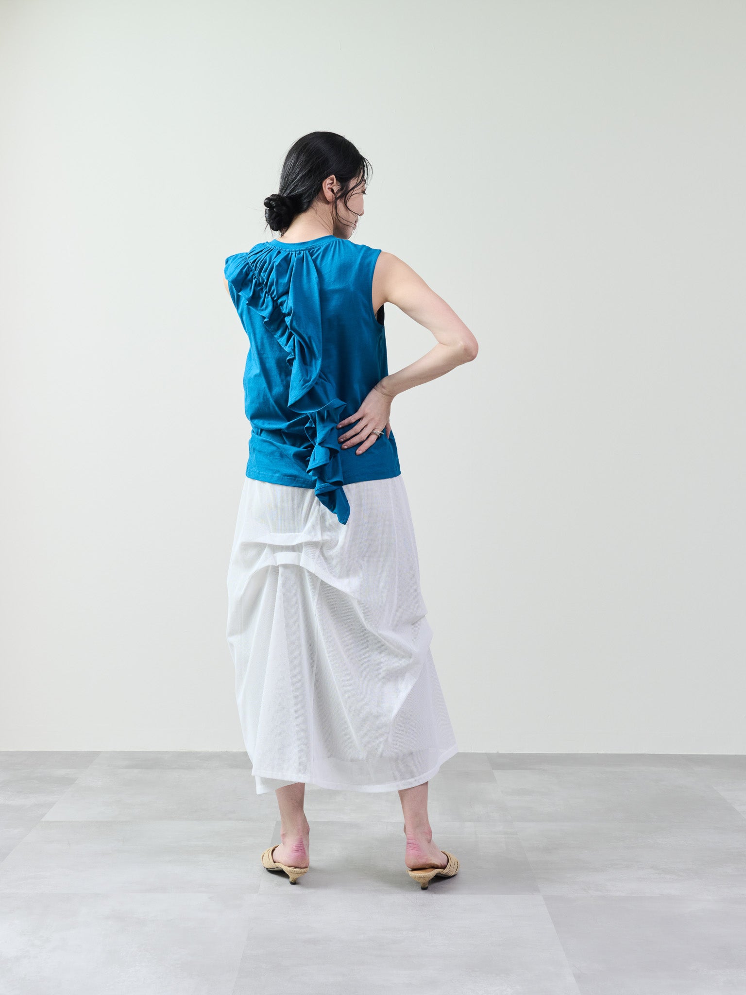 アシメフリルギャザーノースリトップス [601324] blue