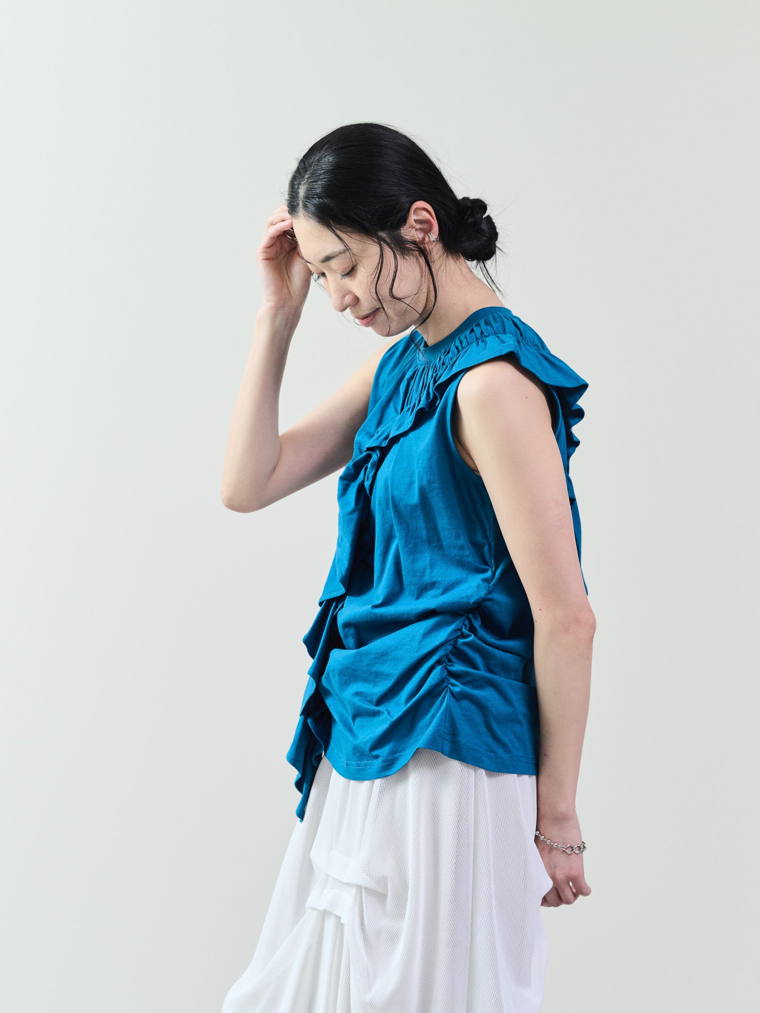 アシメフリルギャザーノースリトップス [601324] blue