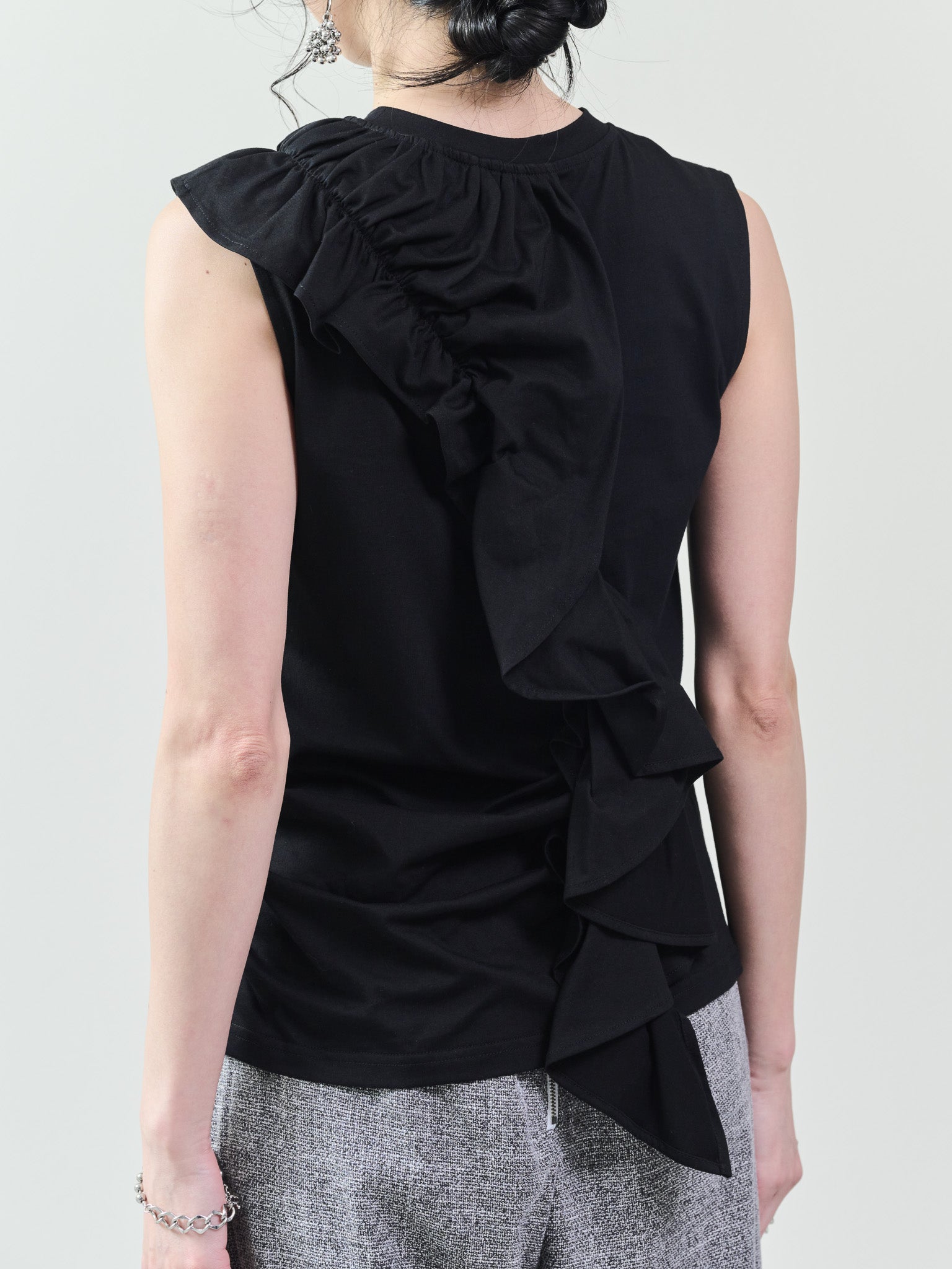 アシメフリルギャザーノースリトップス [601324] black