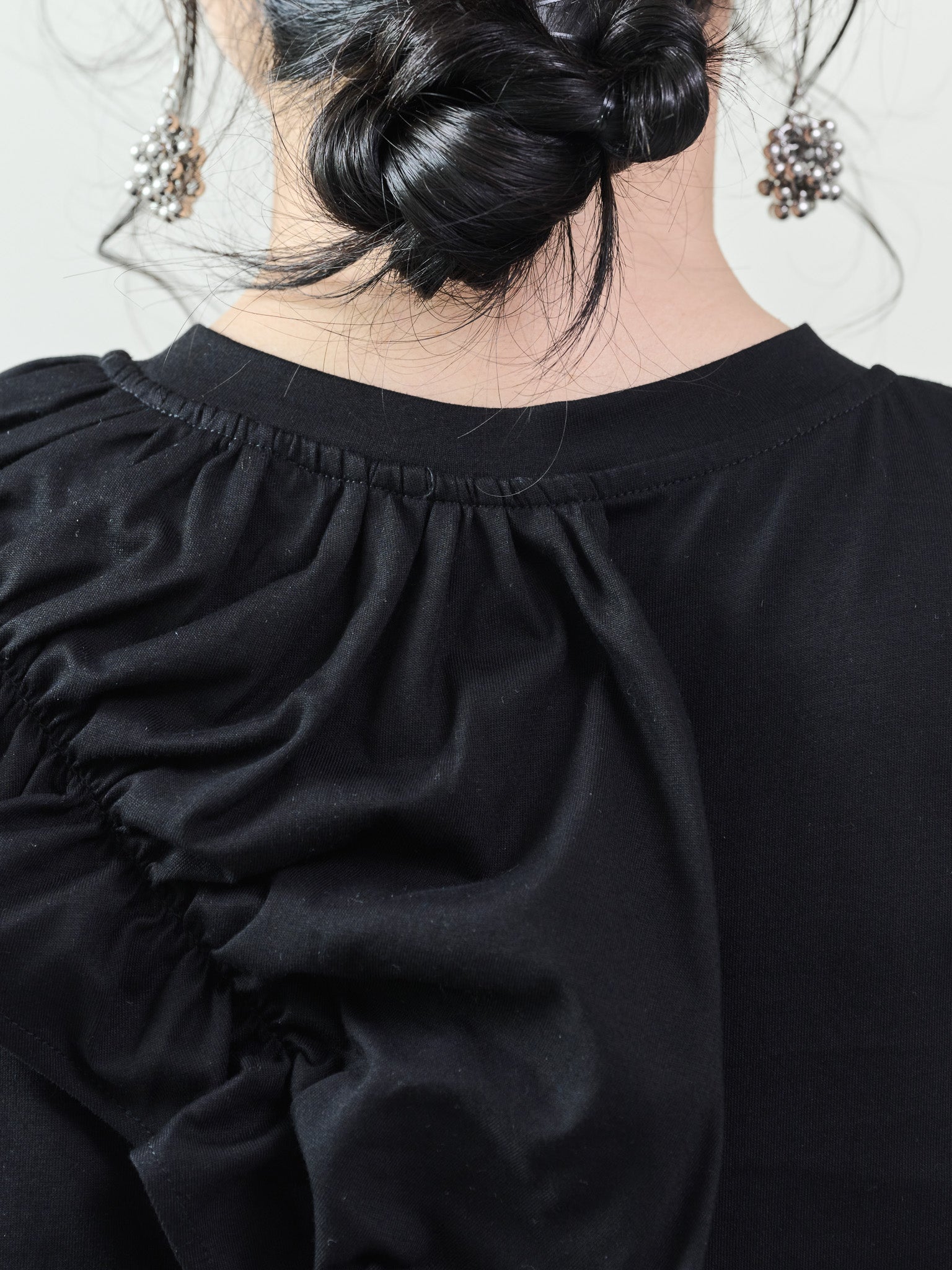アシメフリルギャザーノースリトップス [601324] black