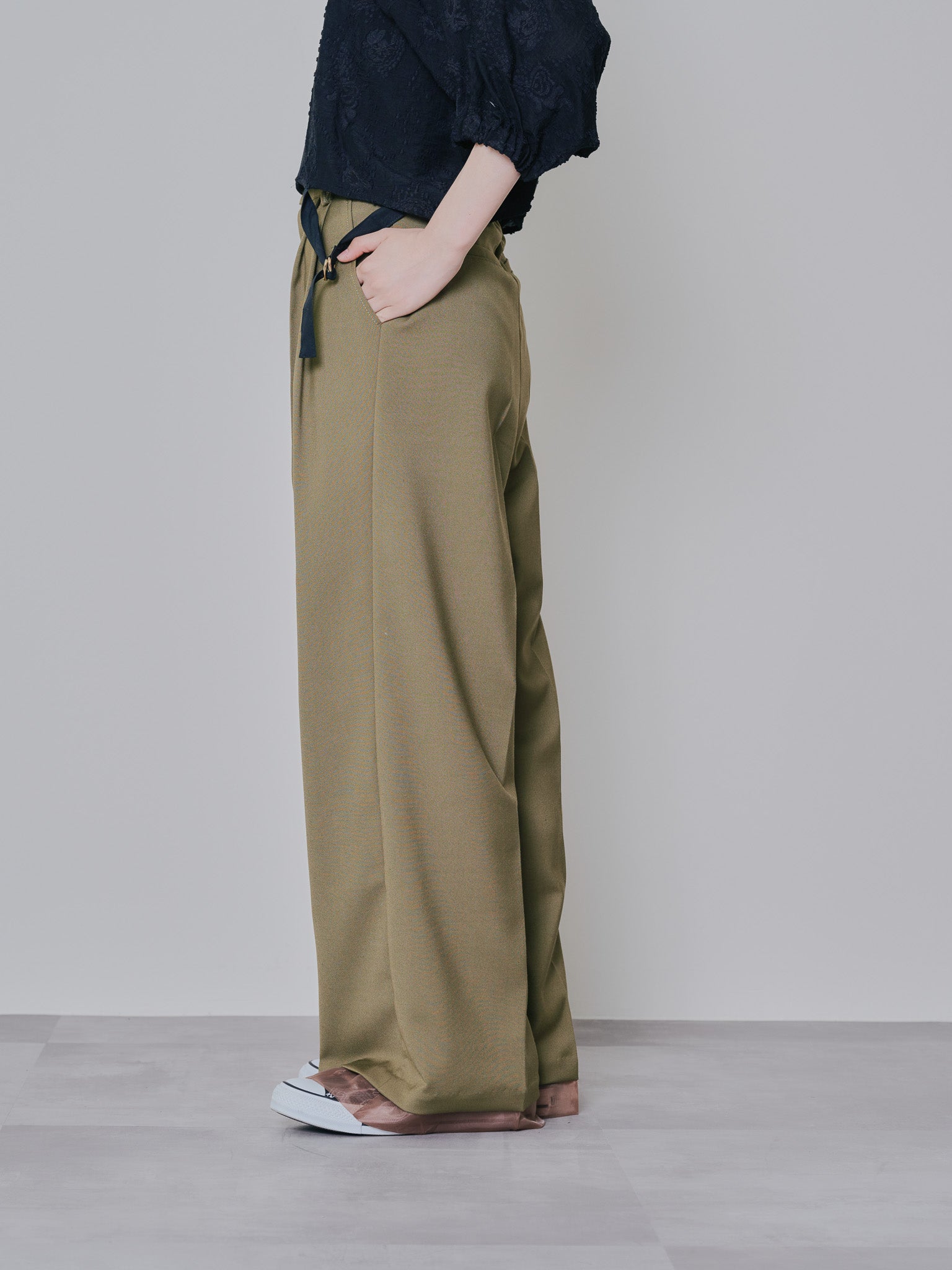 ヘムシアーパンツ　[605521] khaki
