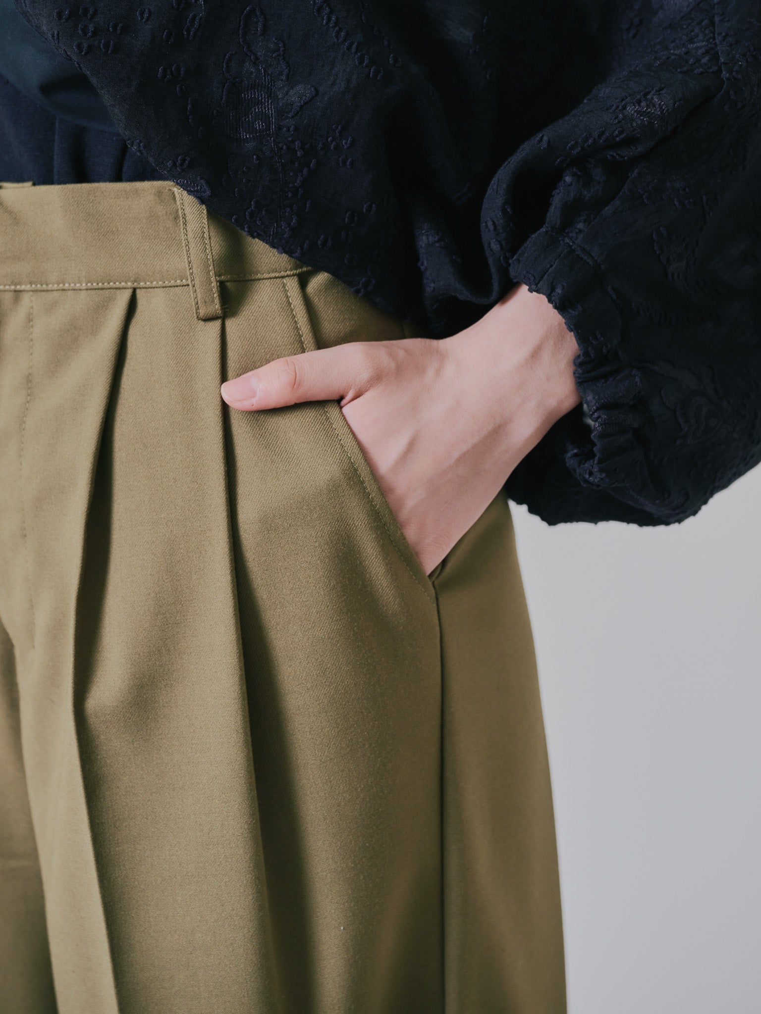 ヘムシアーパンツ　[605521] khaki
