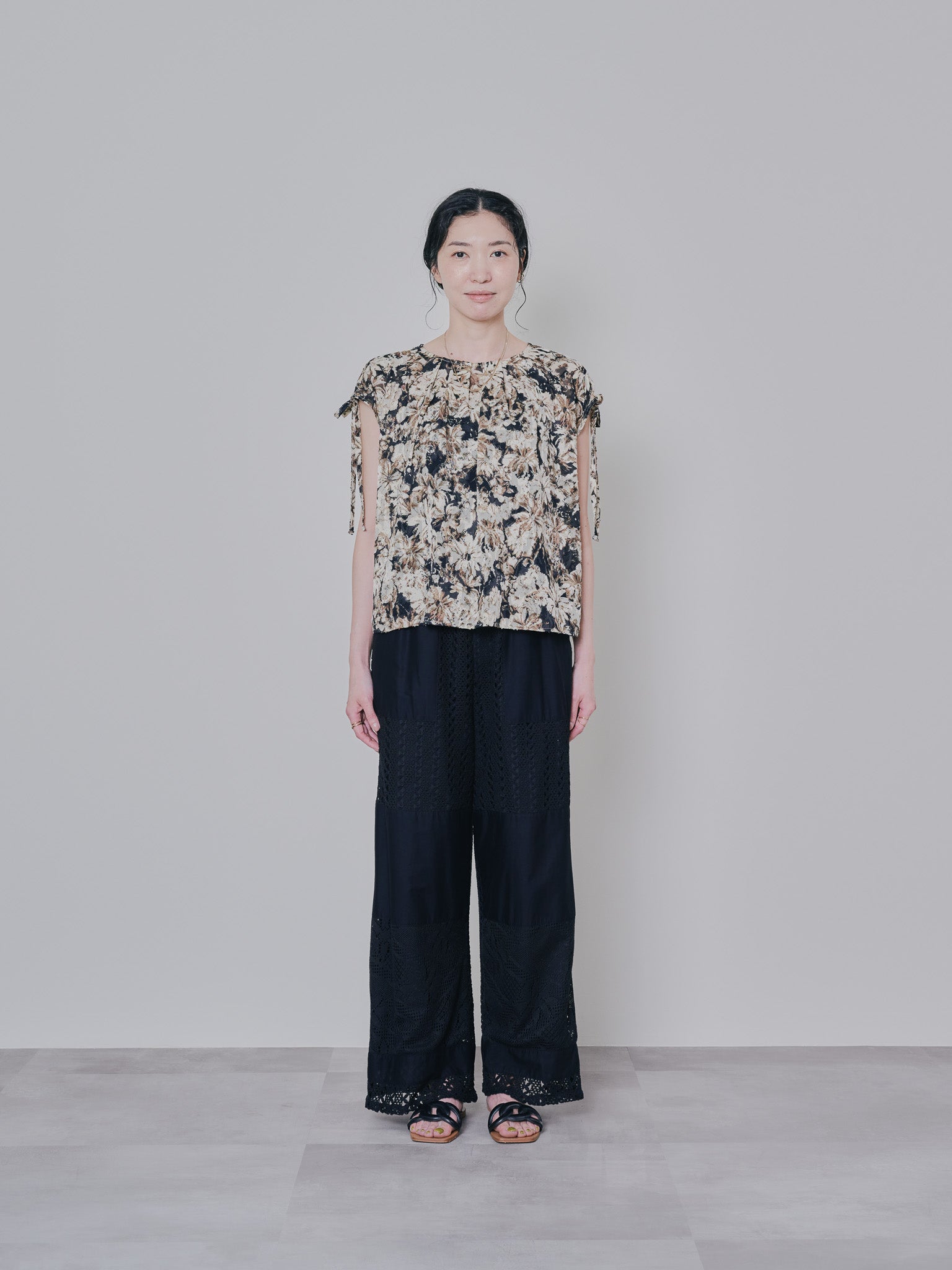 異素材切替レースパンツ [601333] black
