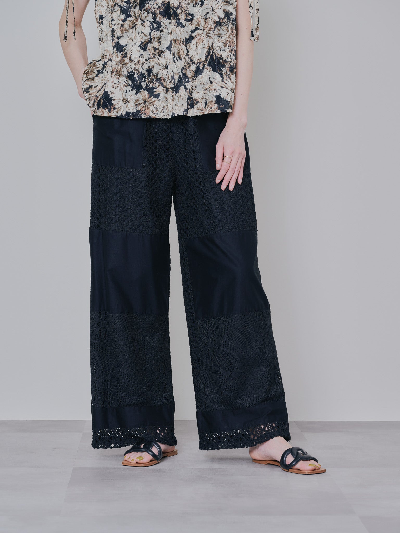 異素材切替レースパンツ [601333] black