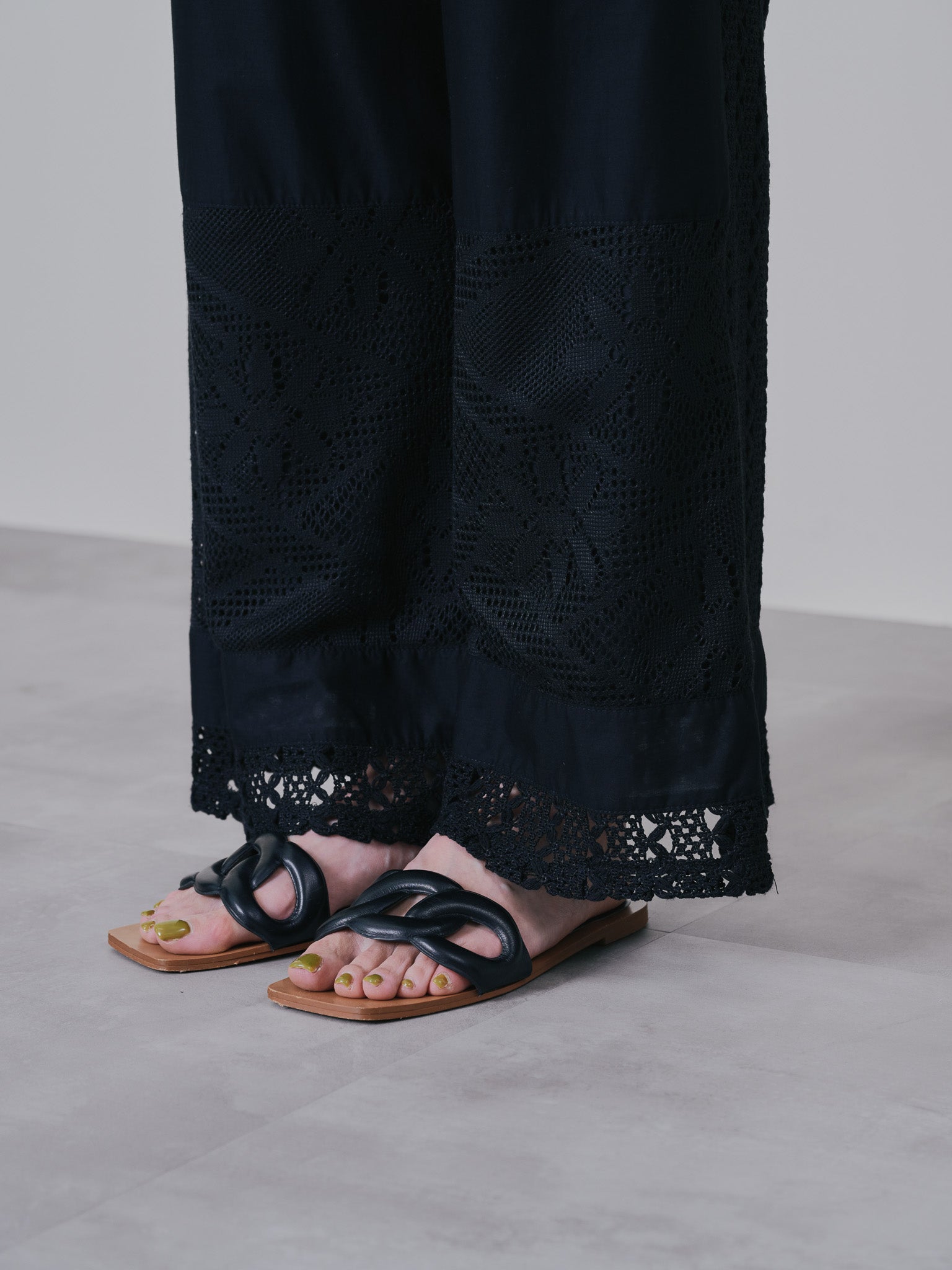 異素材切替レースパンツ [601333] black