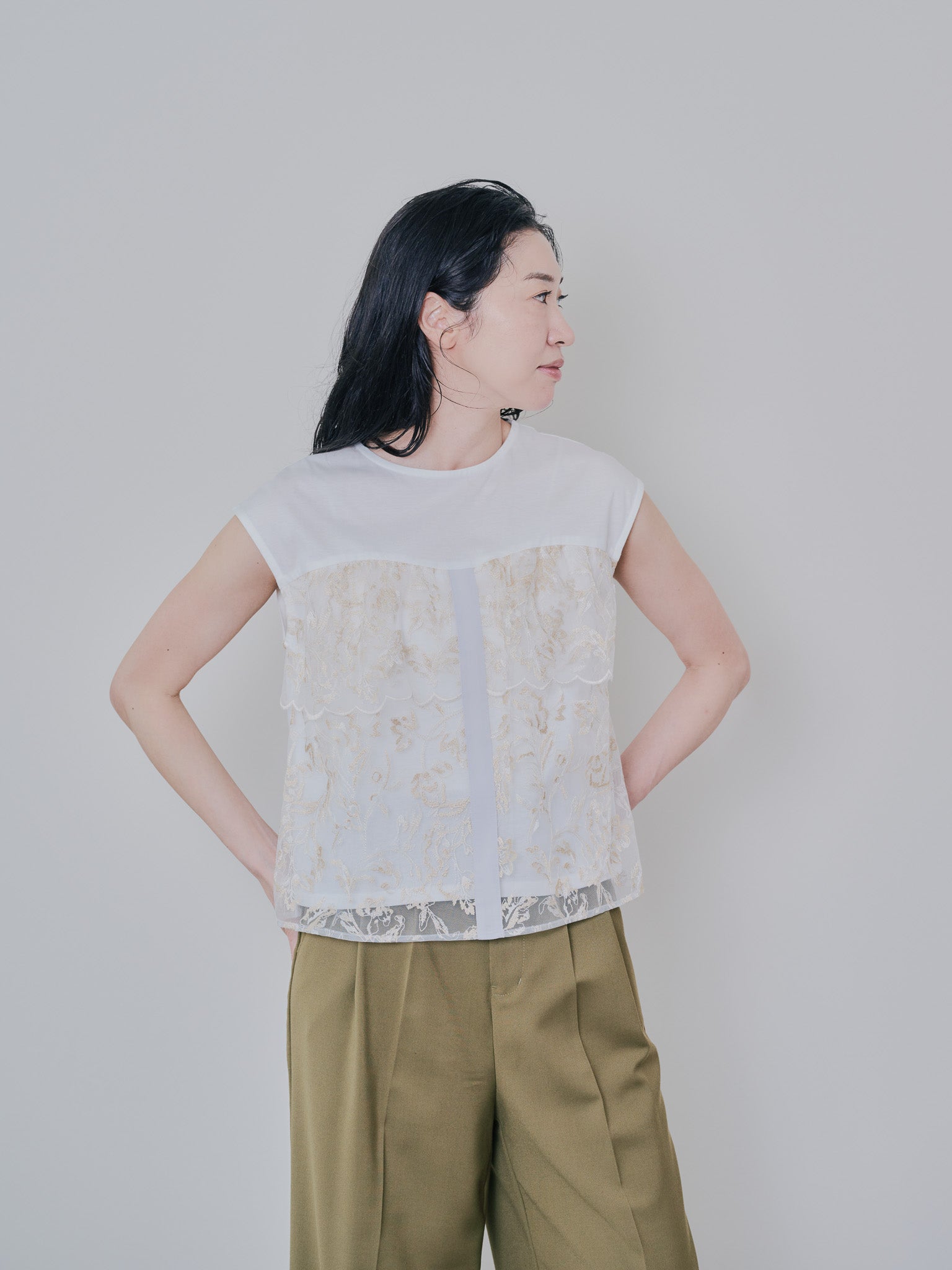 フロントティアードボタニカル刺繍トップス [603321] off