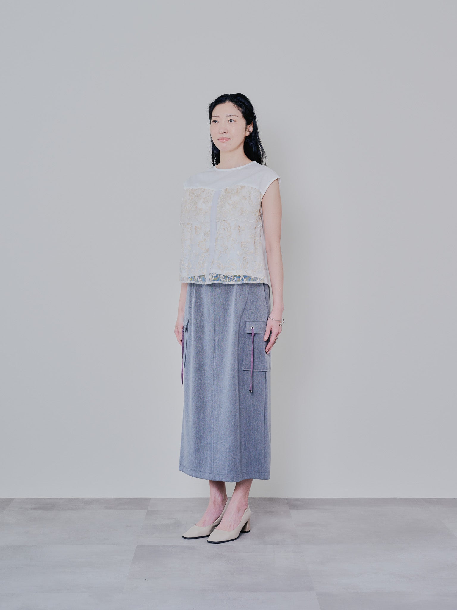 フロントティアードボタニカル刺繍トップス [603321] off