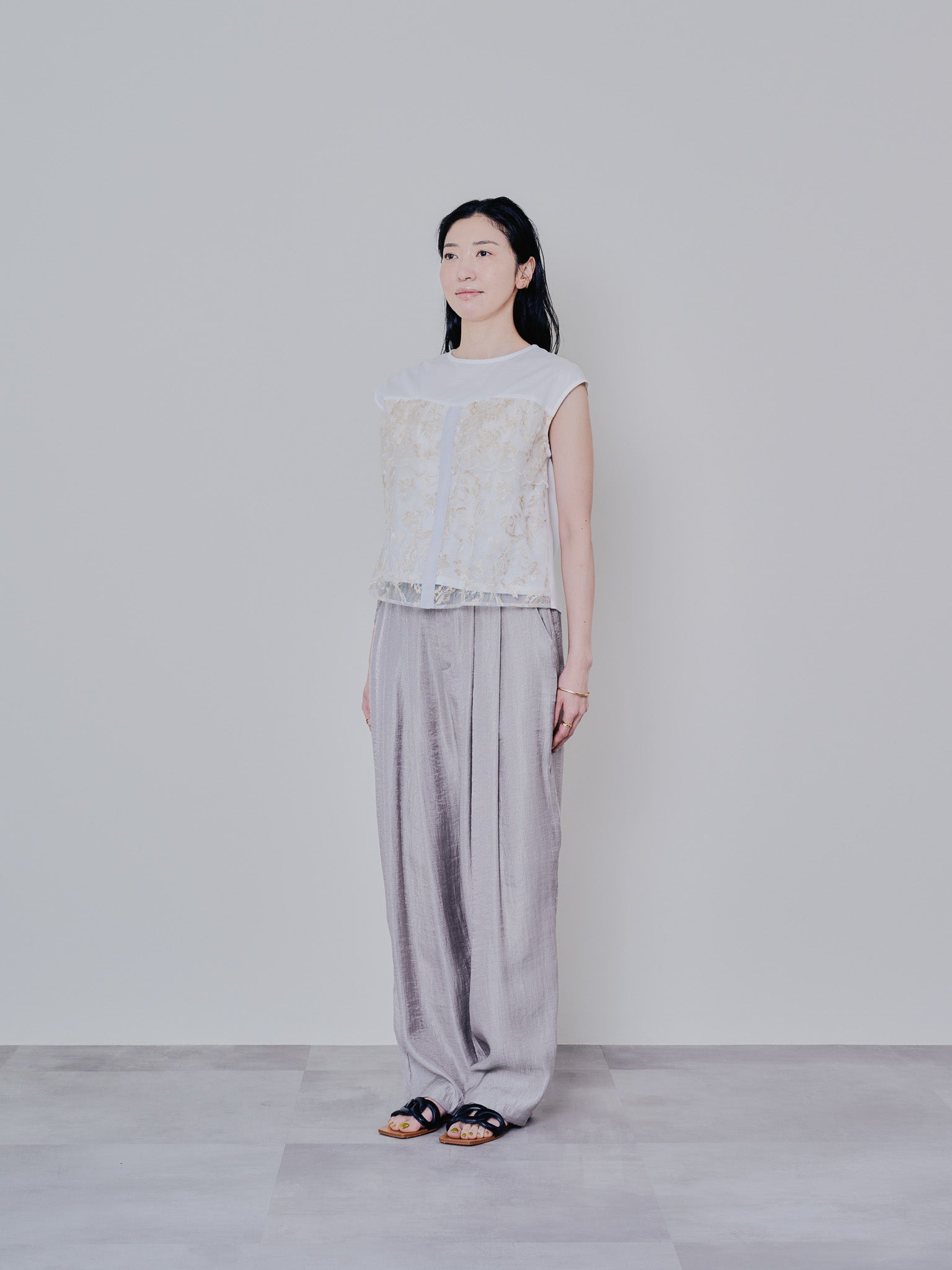 フロントティアードボタニカル刺繍トップス [603321] off