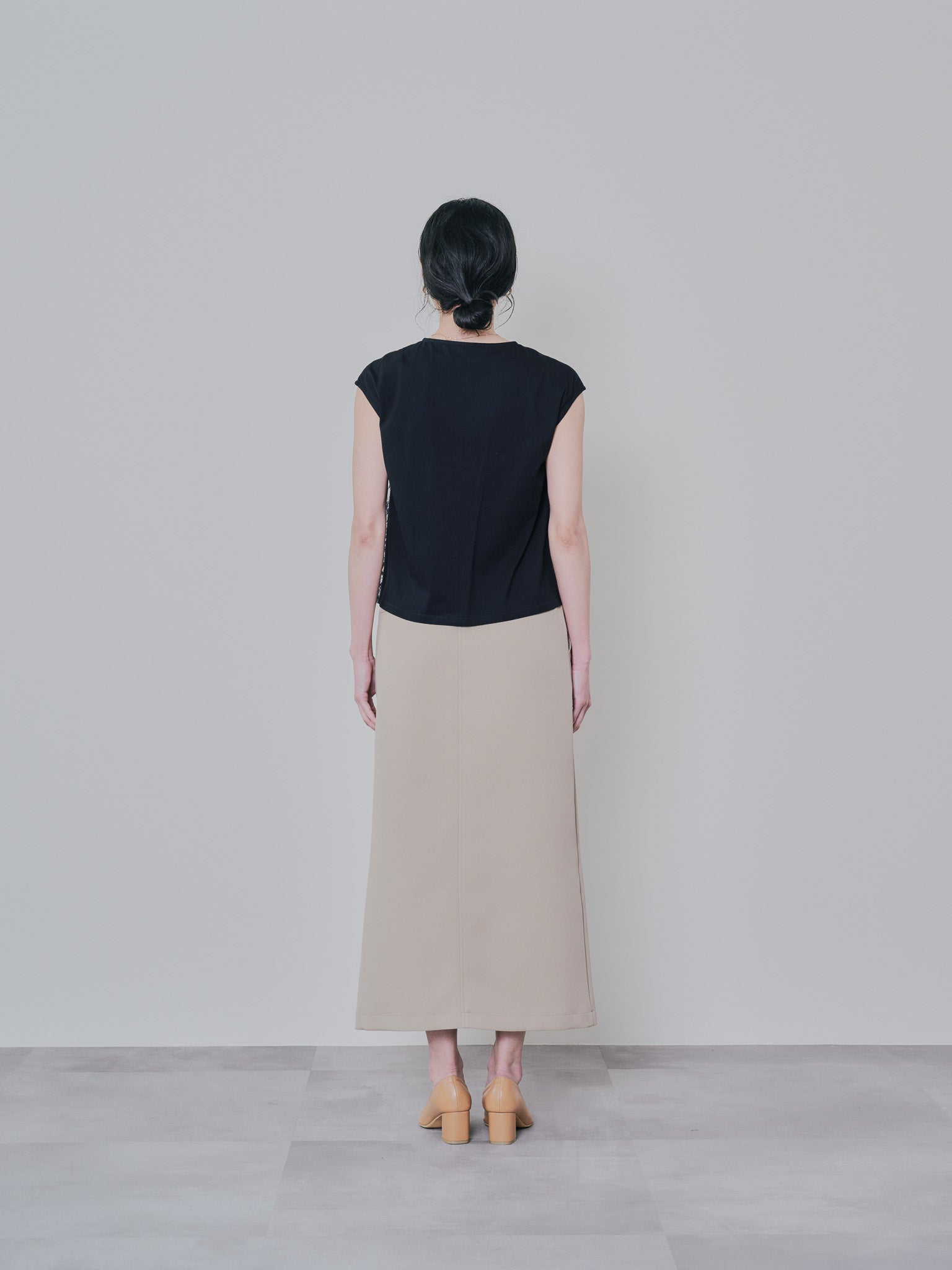 フロントティアードボタニカル刺繍トップス [603321] black