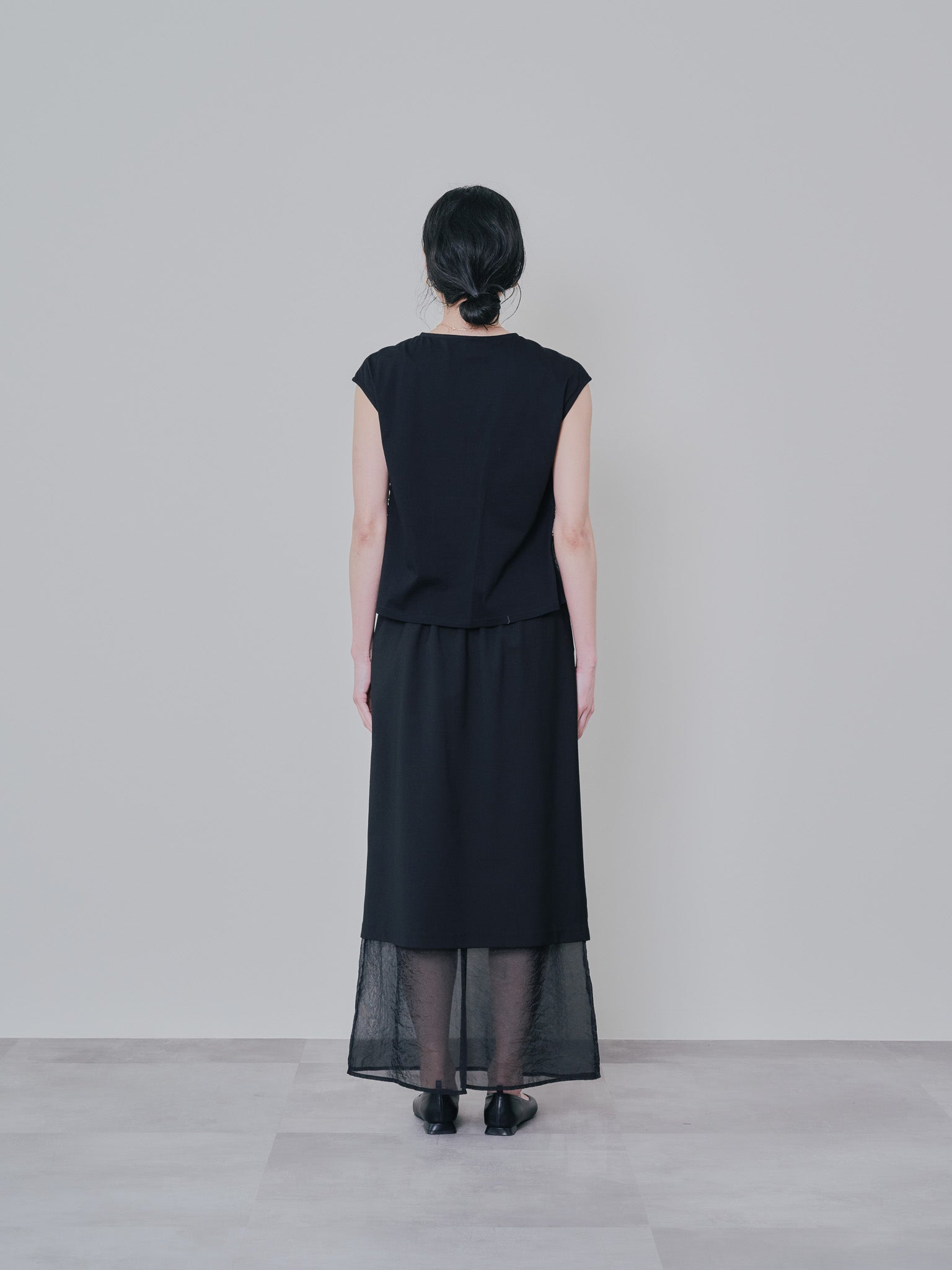 フロントティアードボタニカル刺繍トップス [603321] black