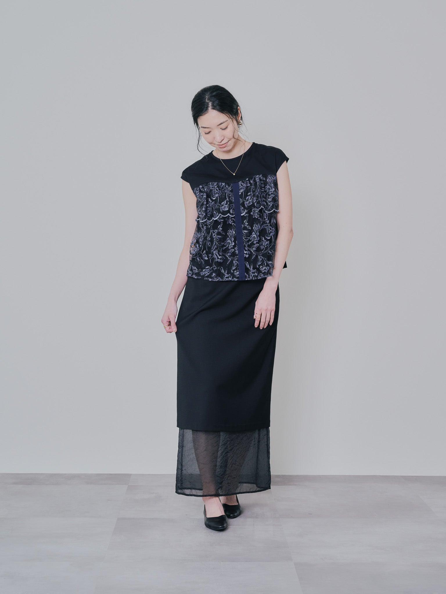 フロントティアードボタニカル刺繍トップス [603321] black
