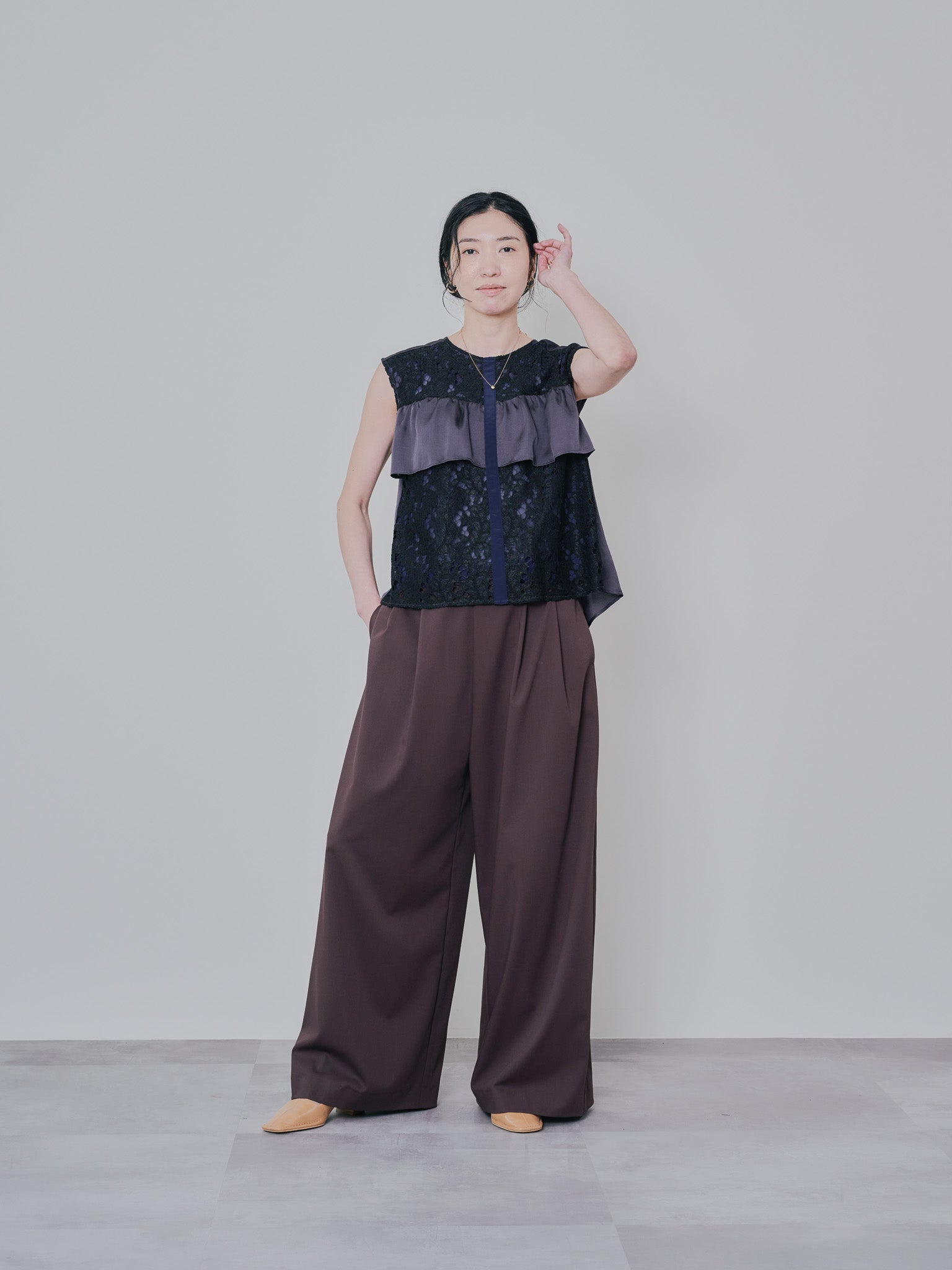 フロントティアードレースブラウス [603326] black
