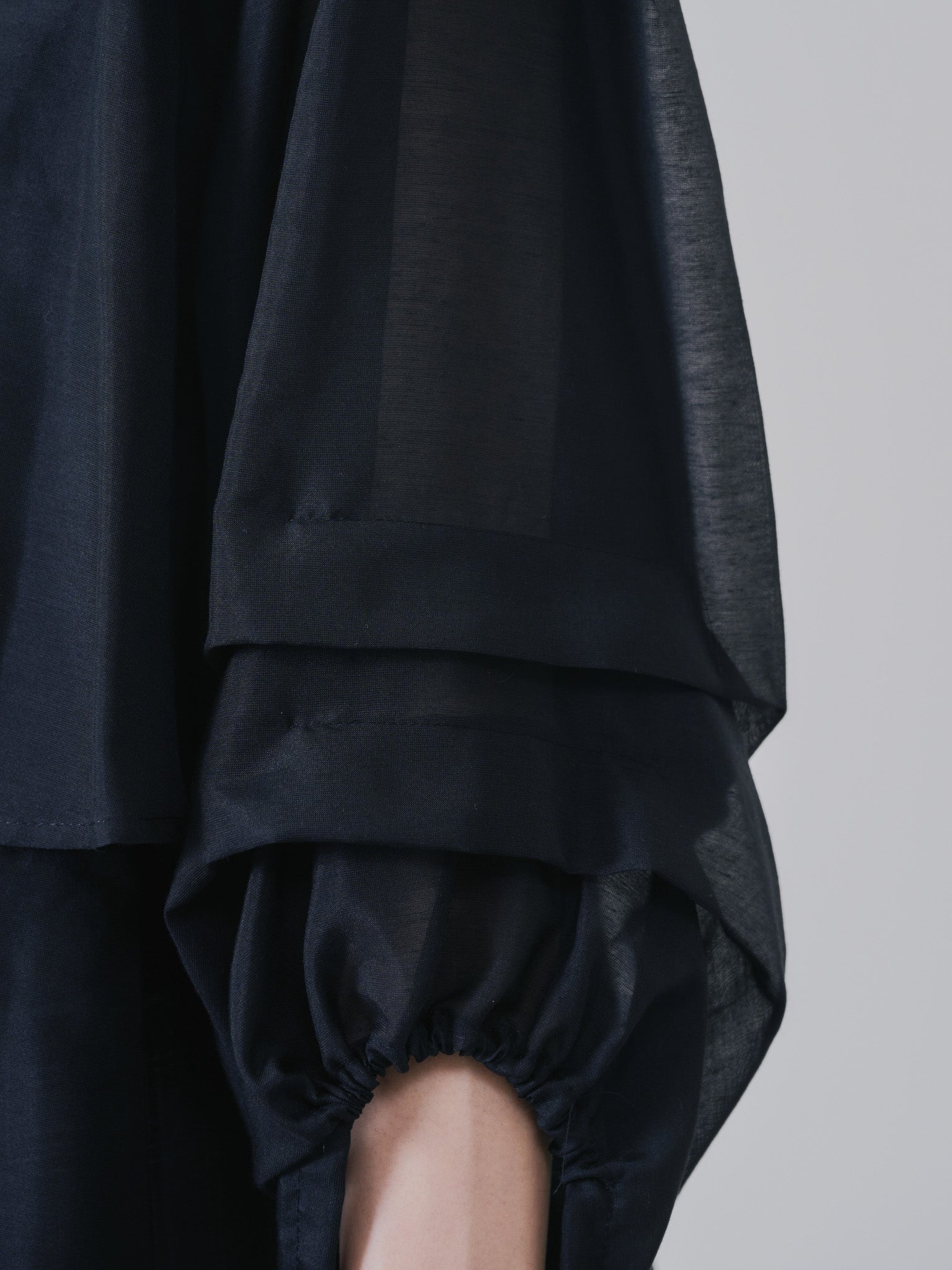 ケープライクシアーチュニックブラウス [603329] black