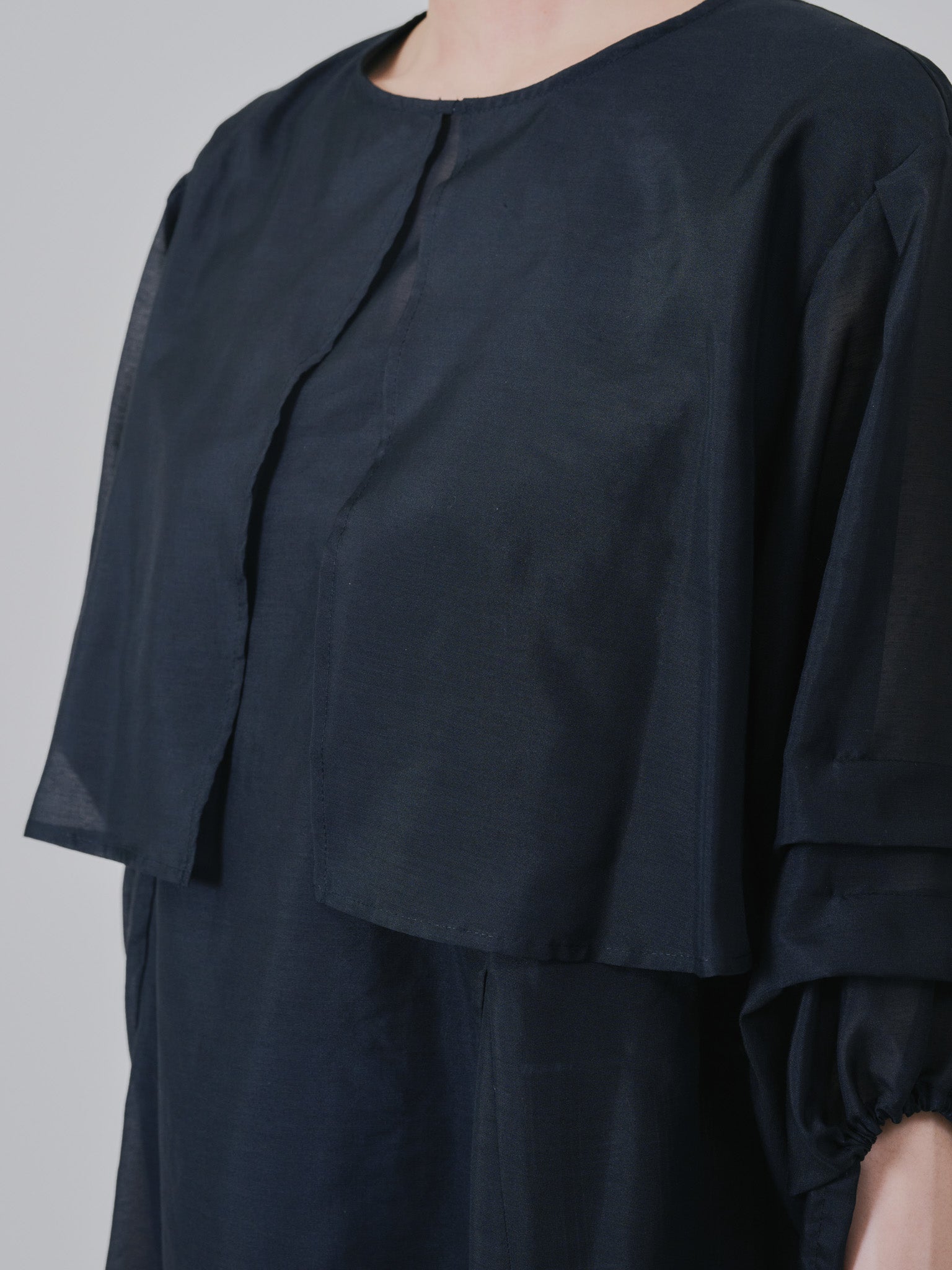 ケープライクシアーチュニックブラウス [603329] black