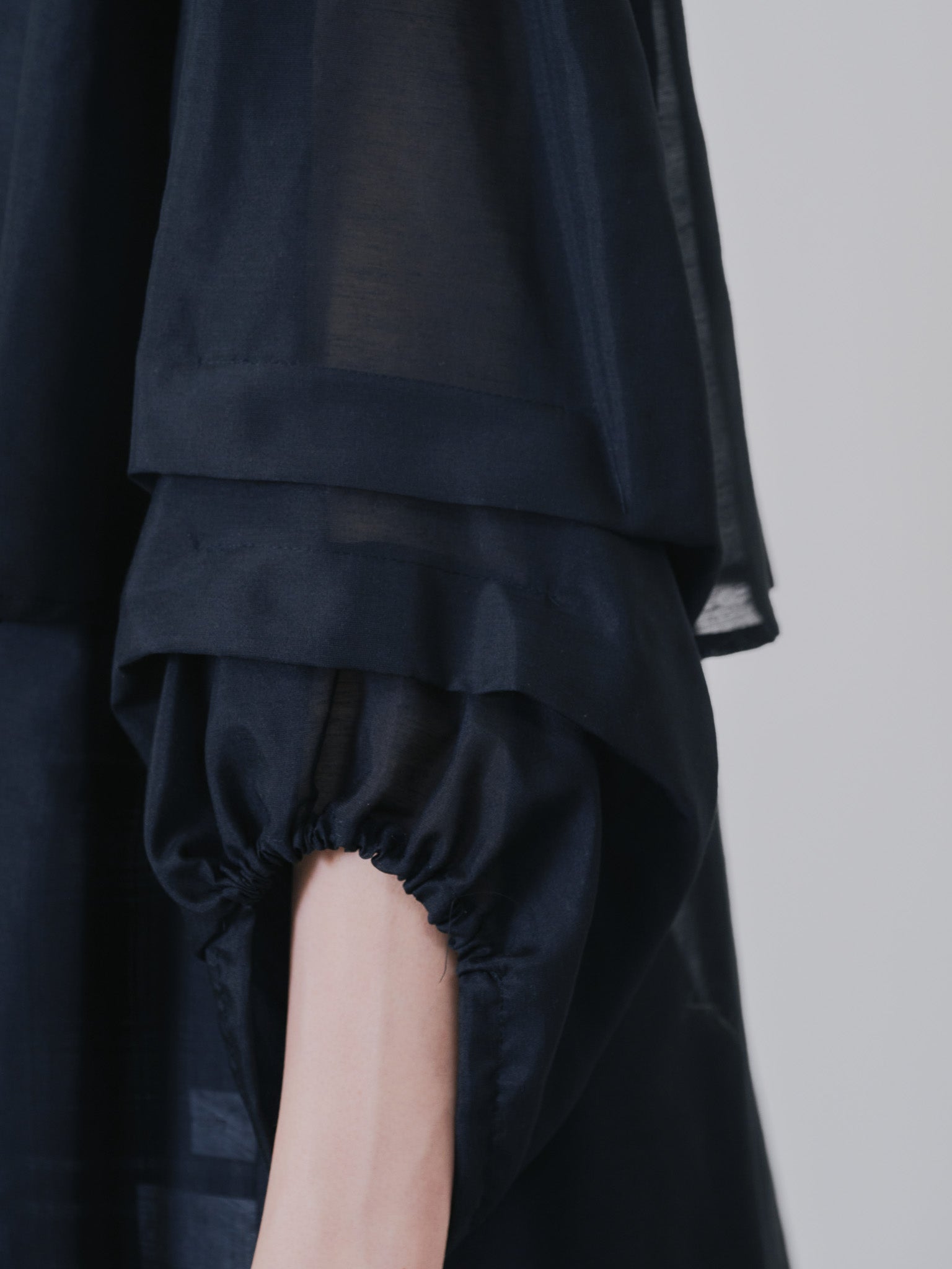 ケープライクシアーチュニックブラウス [603329] black