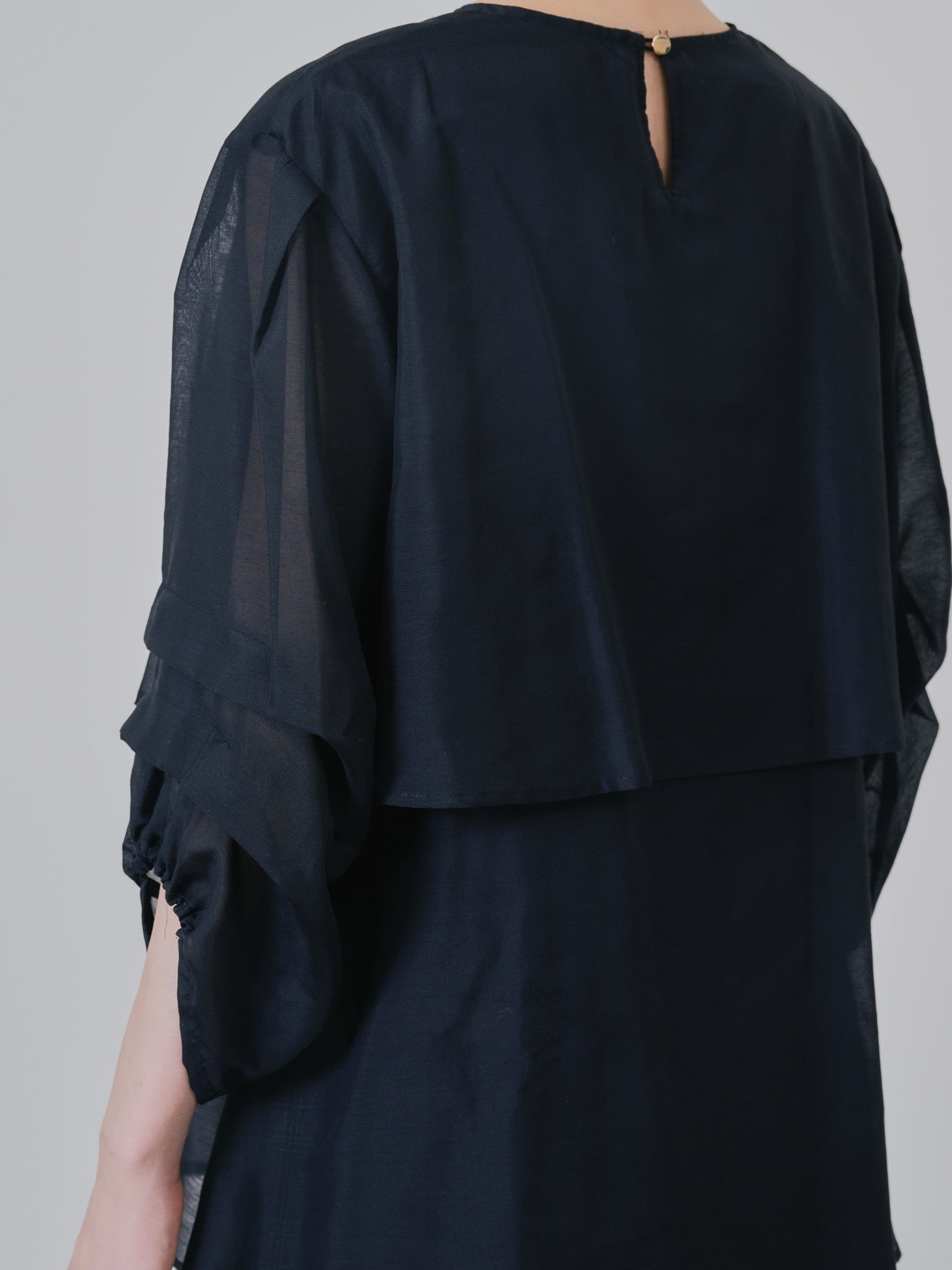 ケープライクシアーチュニックブラウス [603329] black