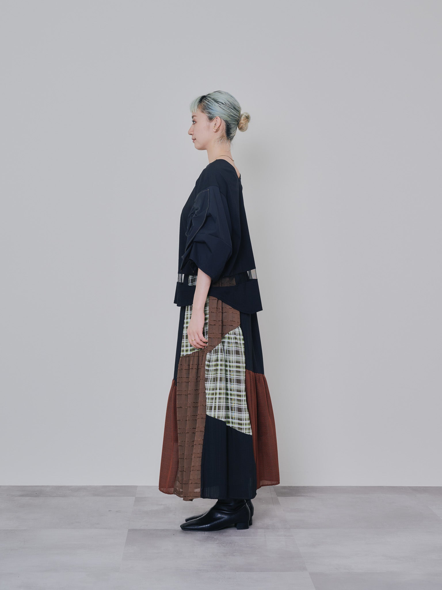 フリルスリーブ配色ステッチヘムシアートップス [603328] black