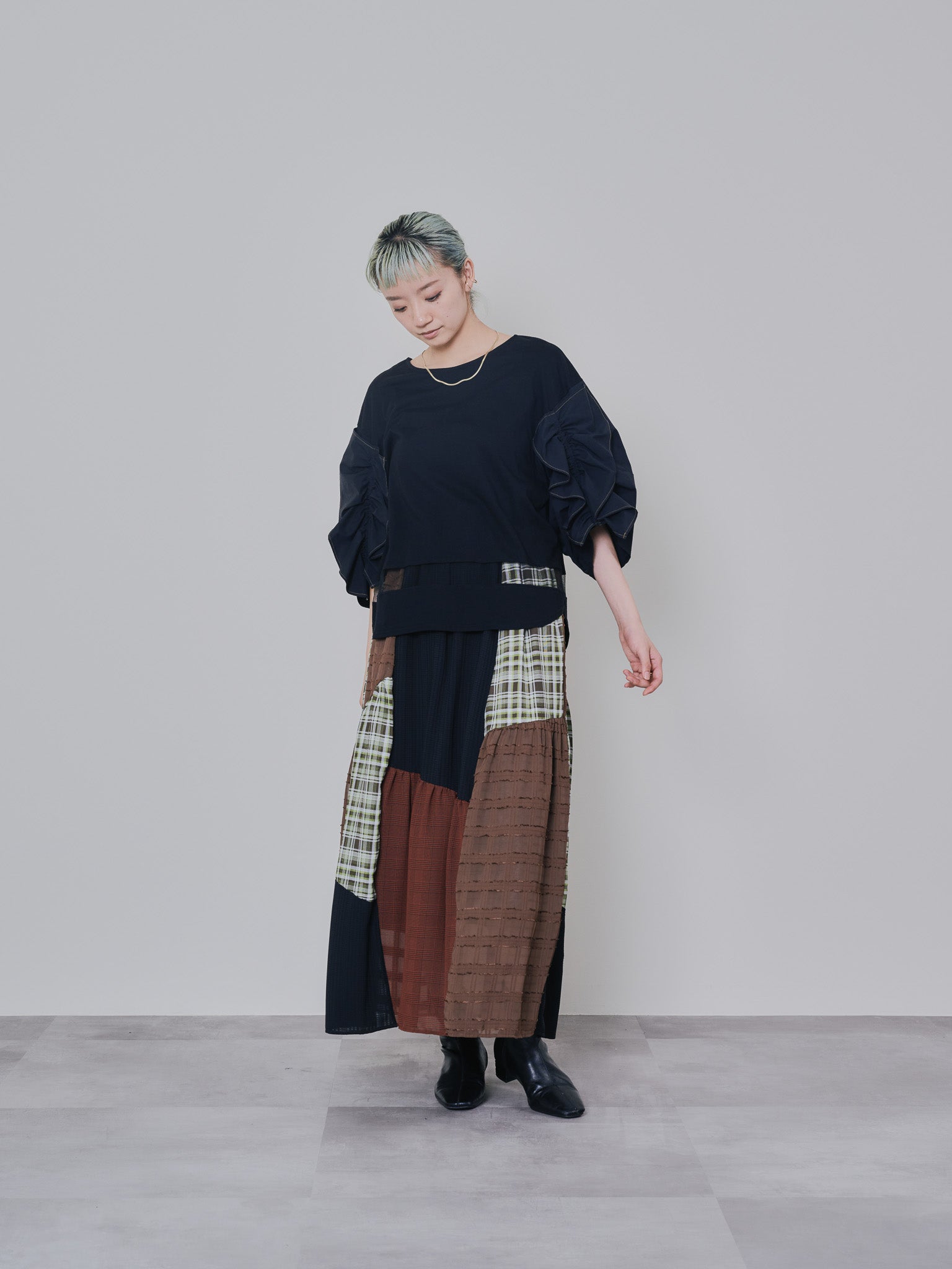 フリルスリーブ配色ステッチヘムシアートップス [603328] black